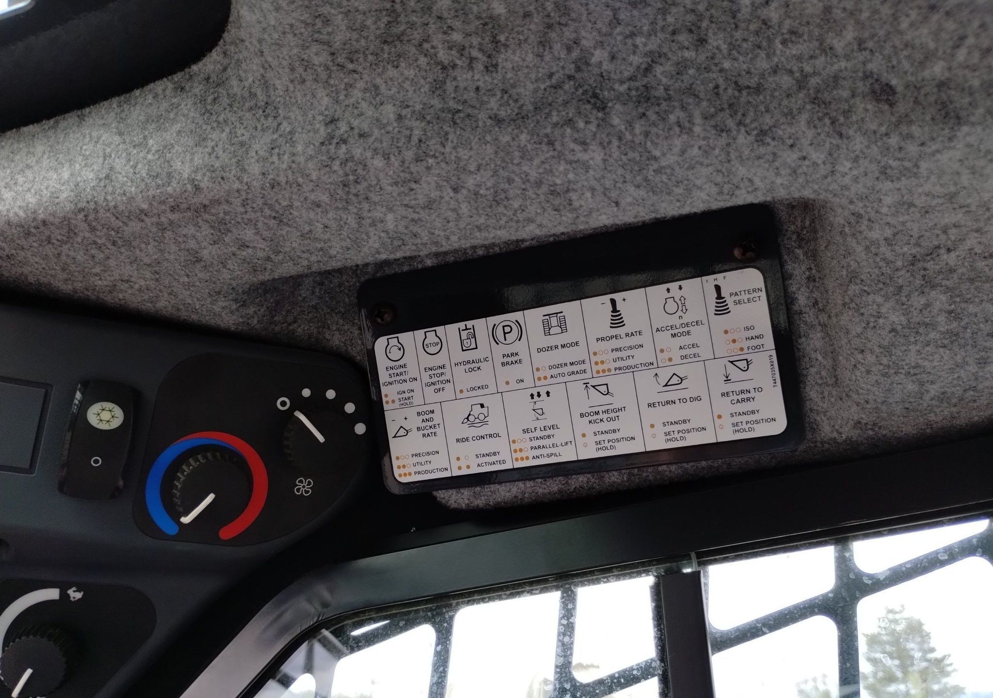 gallery 2022 John Deere 330G skid steer loader