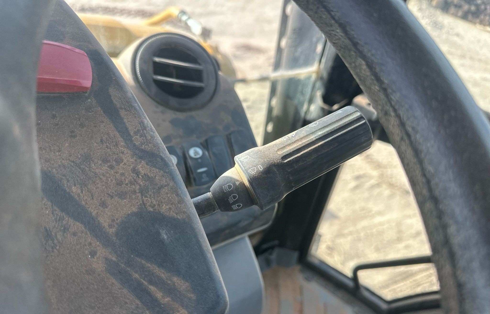 gallery 2015 Caterpillar 420F backhoe