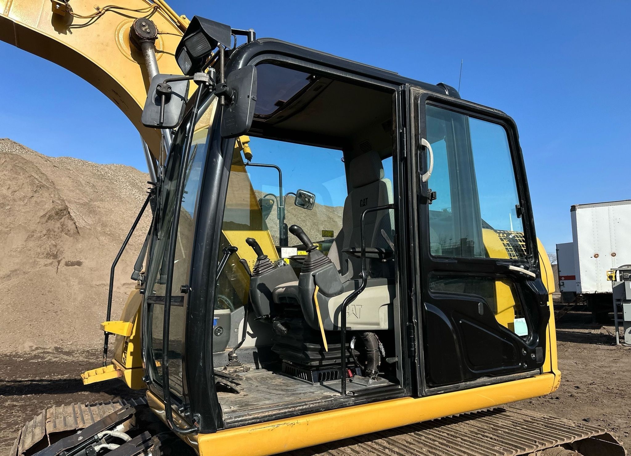 gallery 2015 Caterpillar 311FL RR excavator