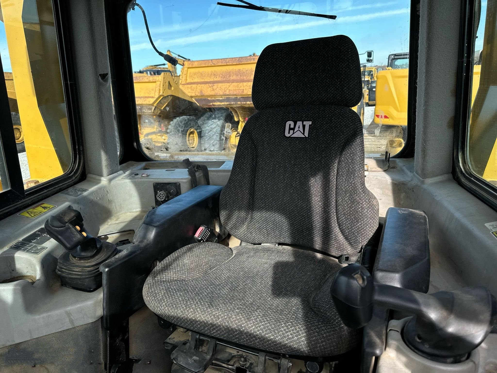 gallery 2014 Caterpillar D6T LGP dozer