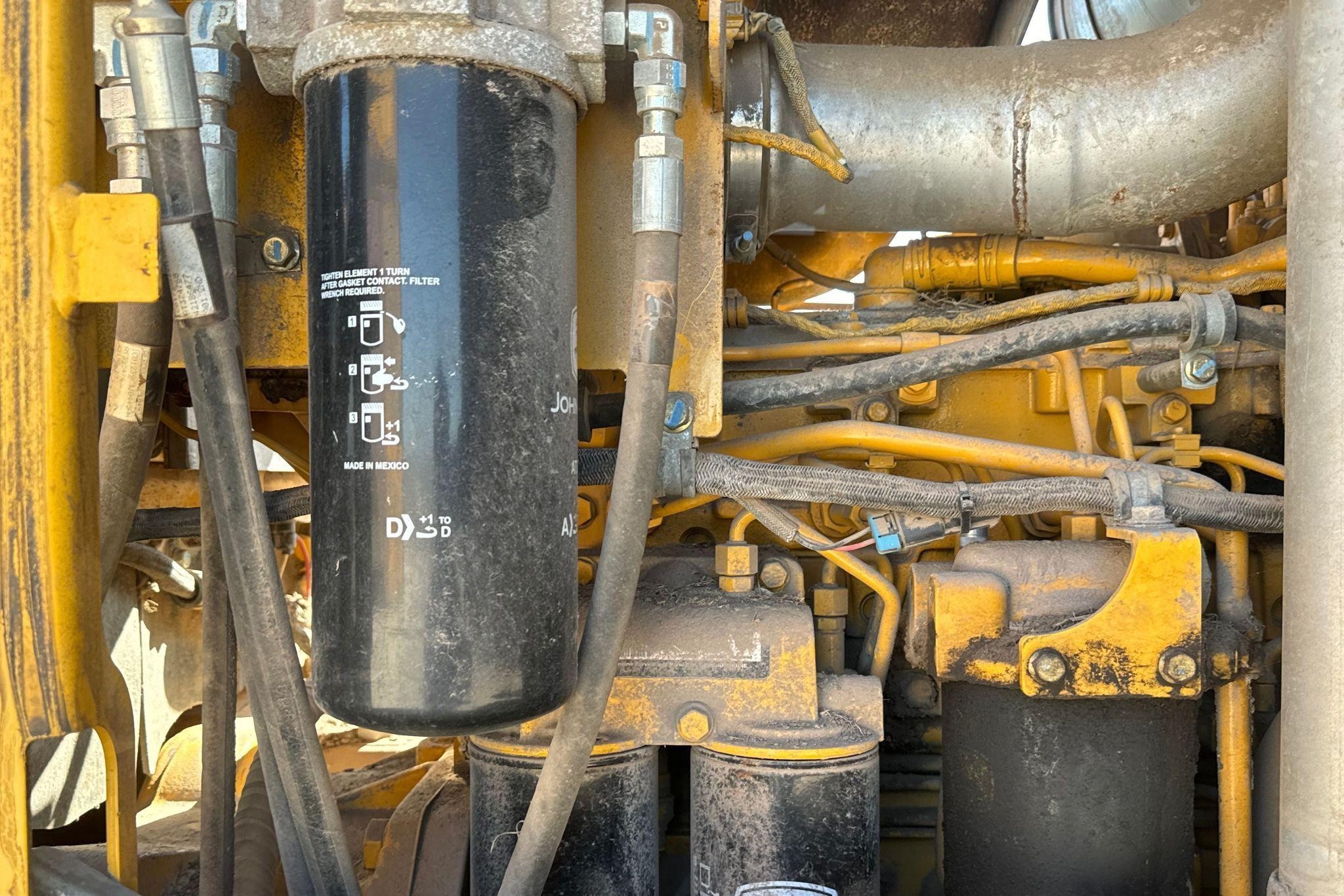 gallery 2013 John Deere 772G motor grader