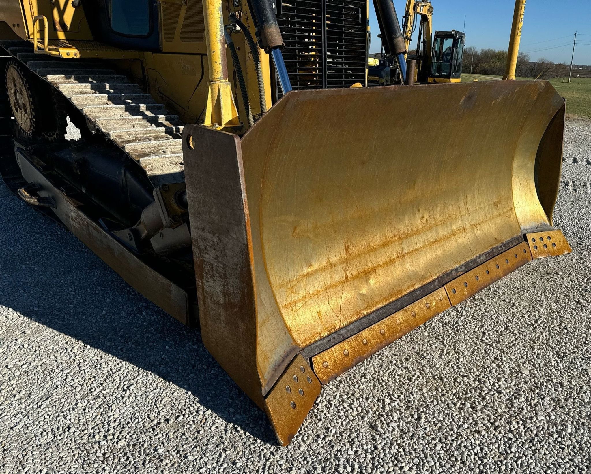 gallery 2011 Caterpillar D6T XL dozer