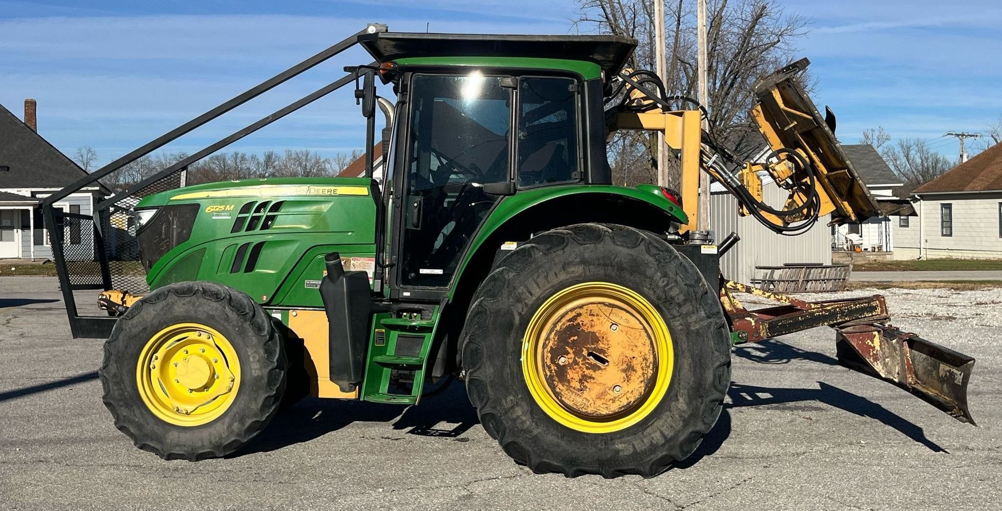 gallery 2015 John Deere 6125M MFWD tractor