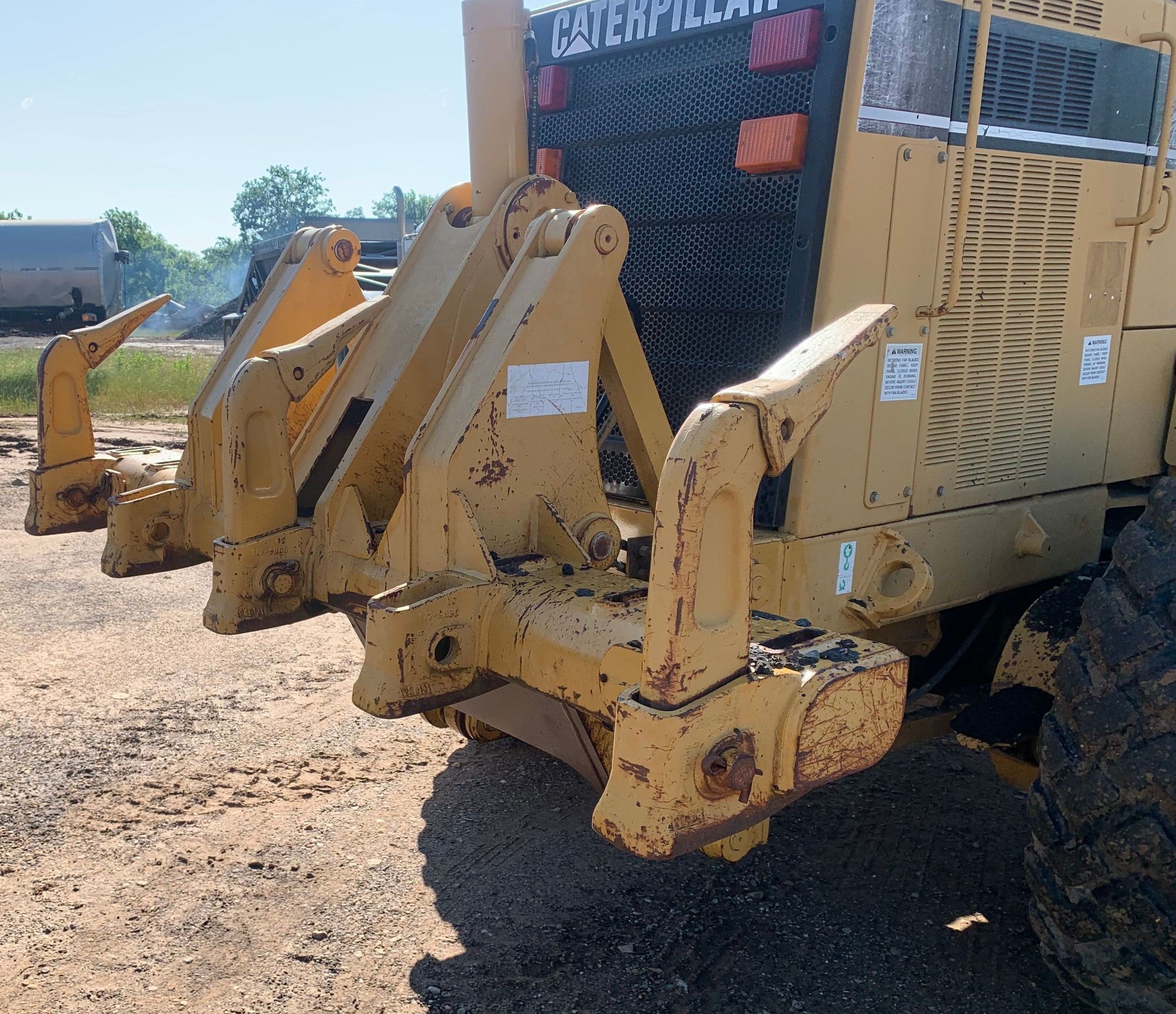 gallery 2001 Caterpillar 140H motor grader