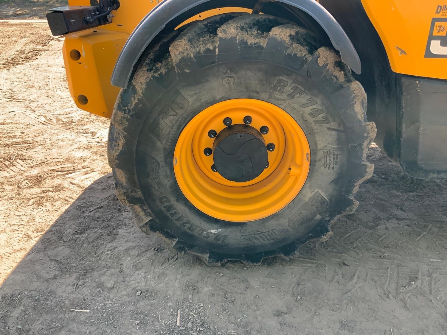 gallery 2017 Jcb 560-80AGS 4x4x4 Telehandler