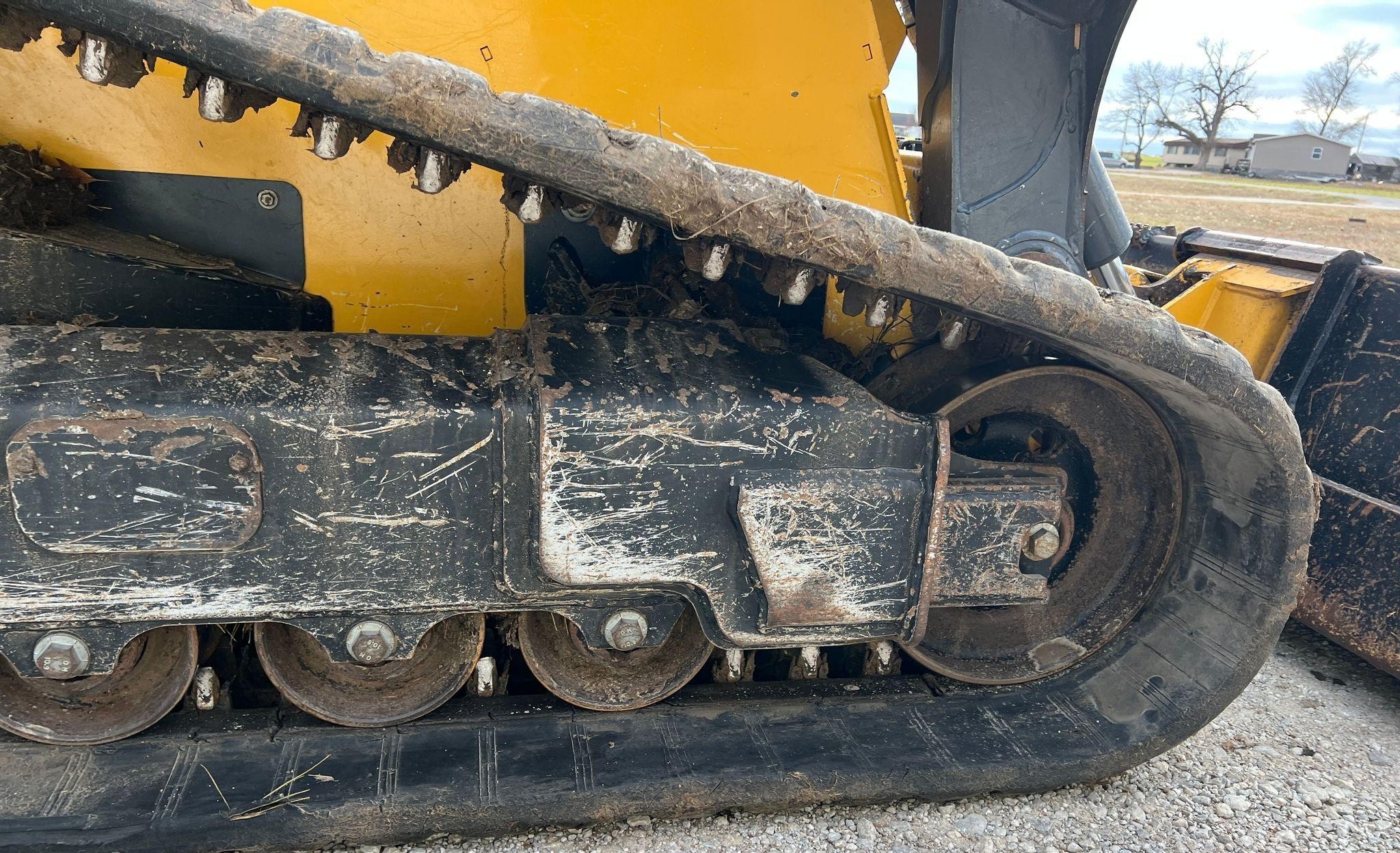 gallery 2019 John Deere 333G  tracked skid steer loader