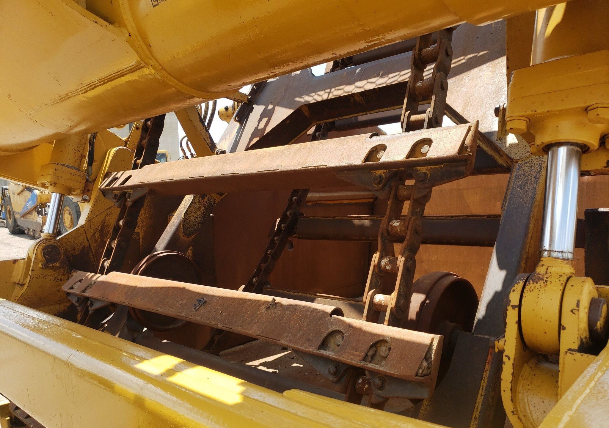 gallery 2006 Caterpillar 615C elevating scraper