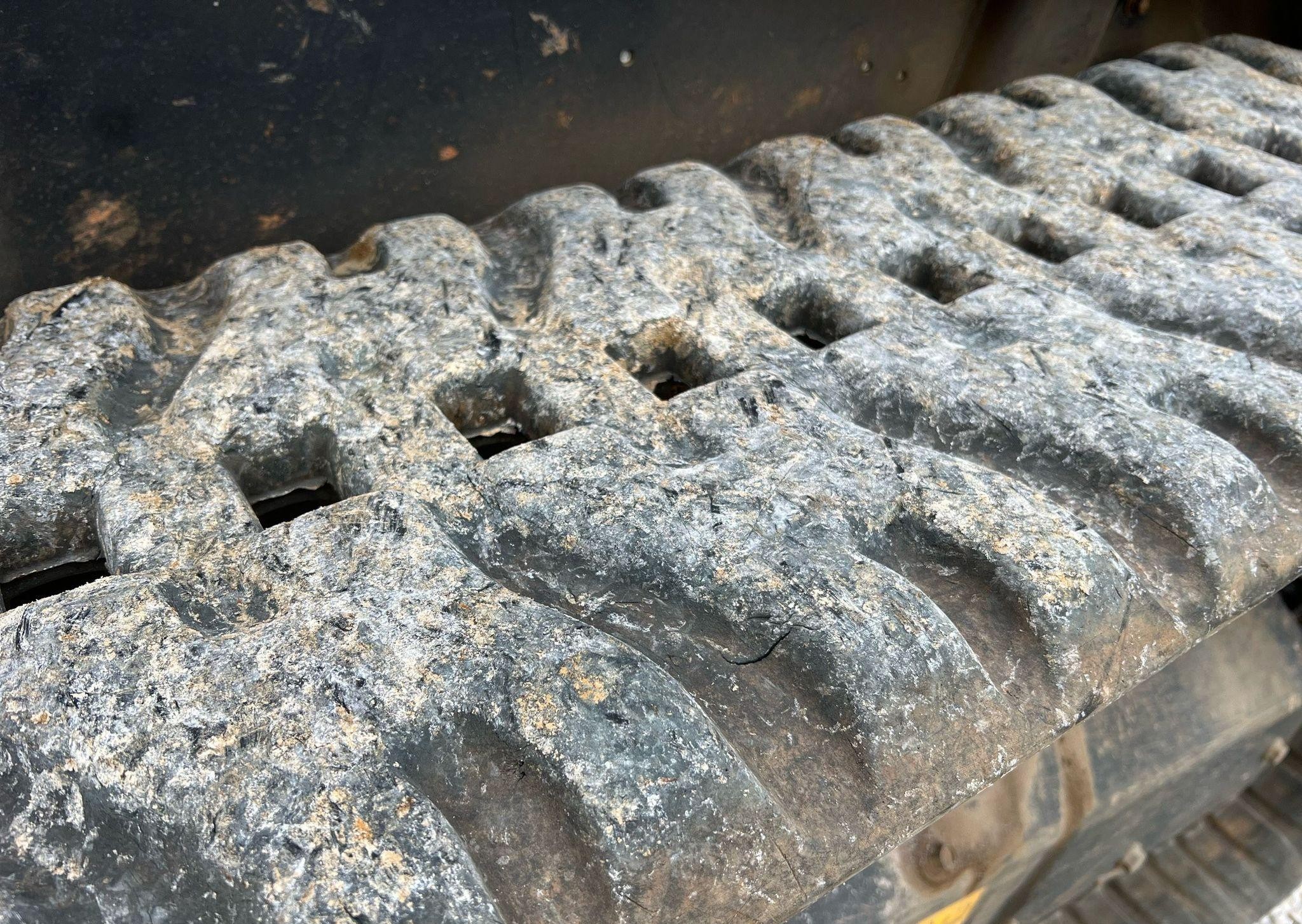gallery 2019 Kubota SVL95-2S tracked skid steer loader