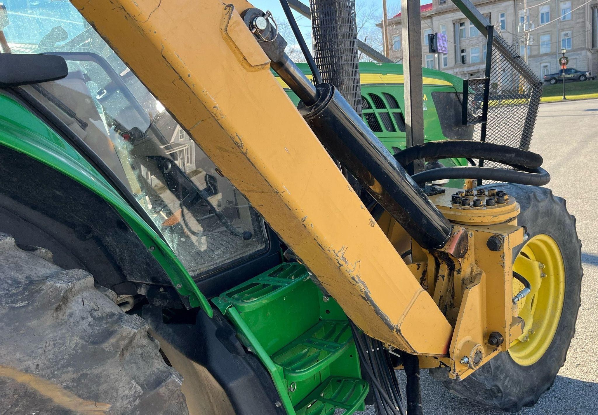 gallery 2015 John Deere 6125M MFWD tractor