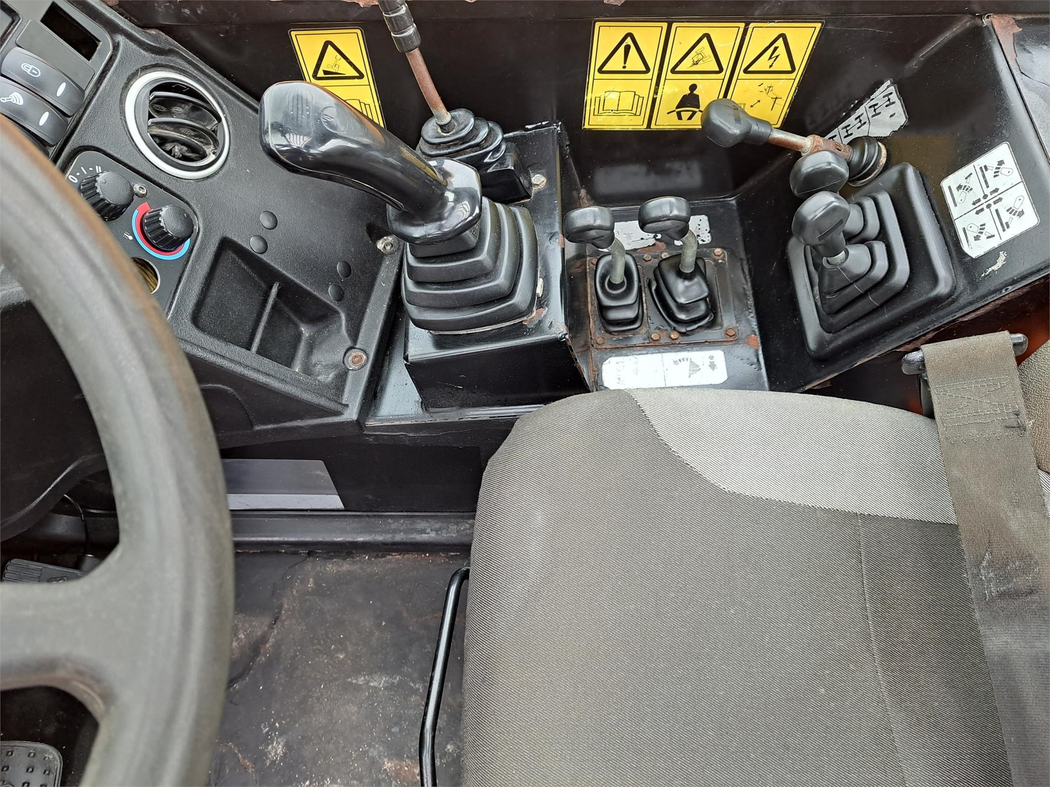 gallery 2016 JCB 512-56 Telehandler