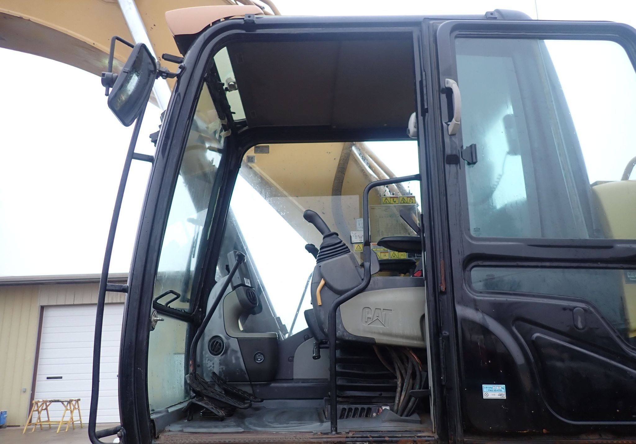 gallery 2011 Caterpillar 345D L excavator