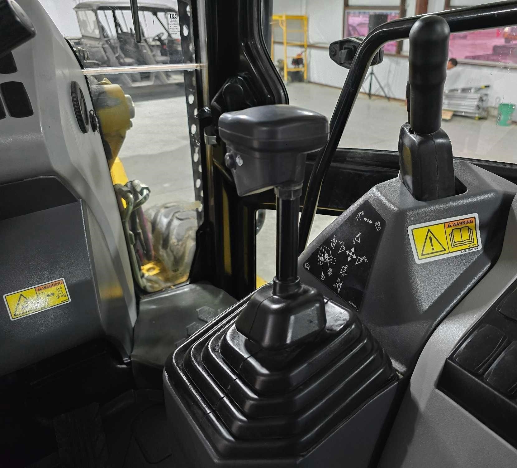 gallery 2017 Caterpillar 420F2  Backhoe