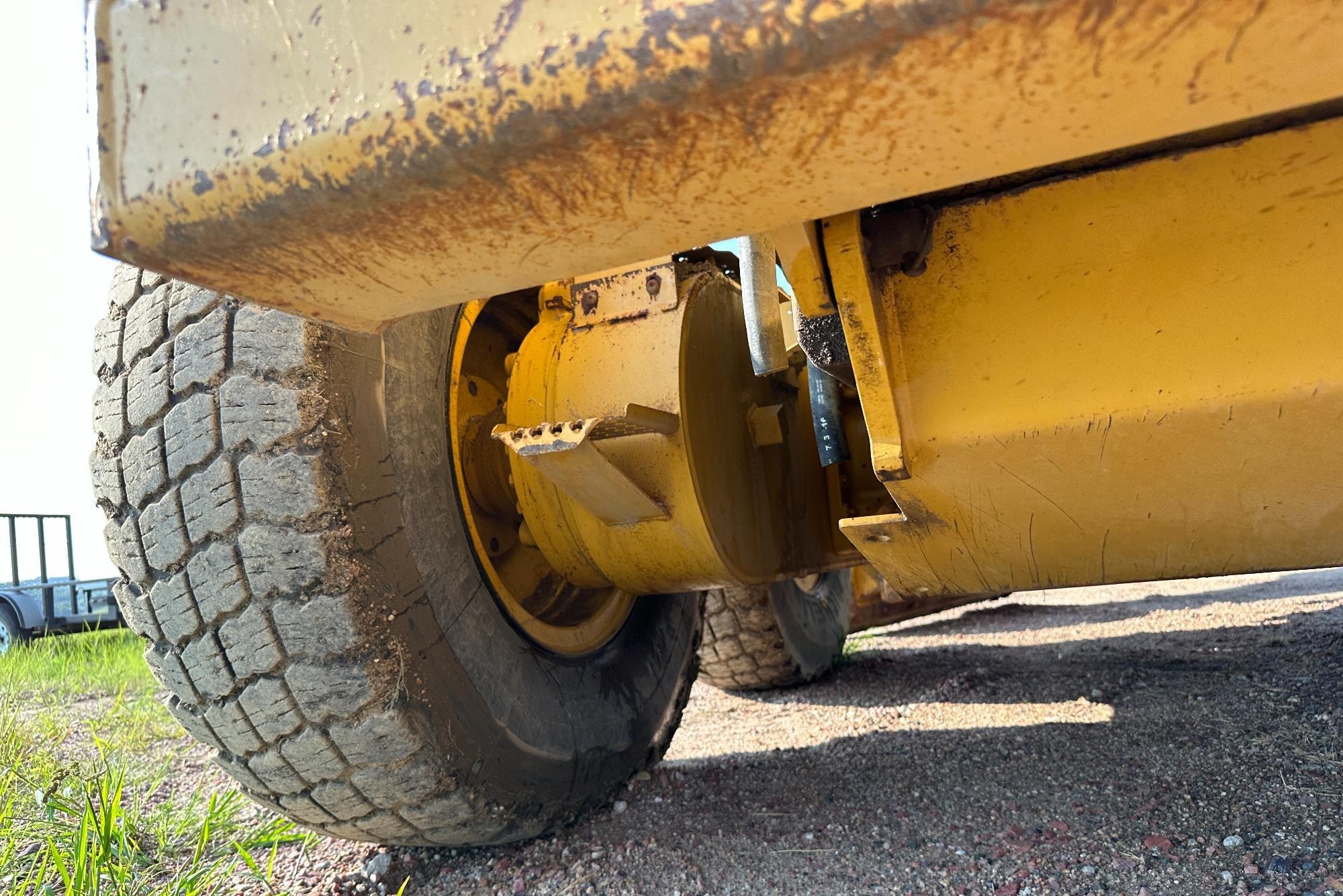 gallery 2014 Caterpillar 140M2 VHP Plus Motor Grader