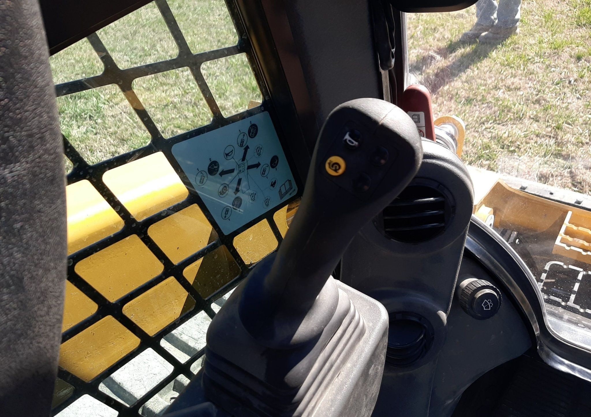 gallery 2023 Caterpillar 299D3 Skid Steer