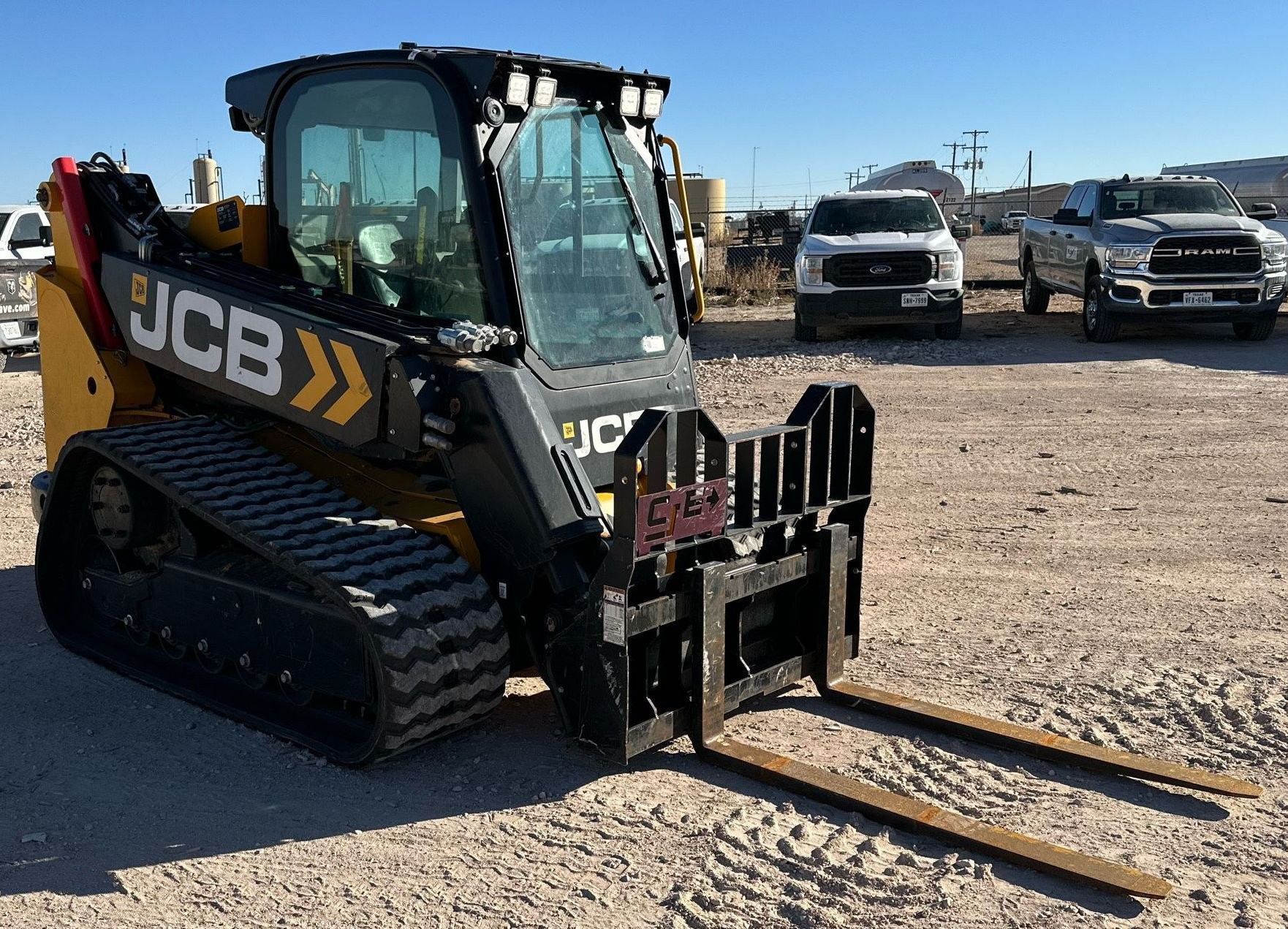 gallery 2022 JCB 3TS-8T tracked skid steer loader