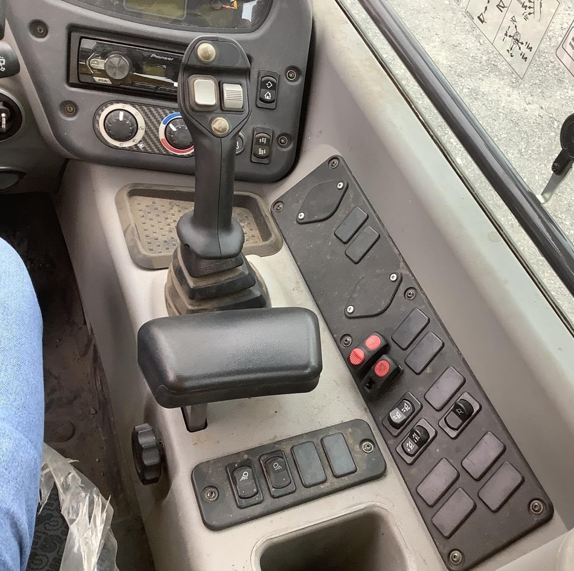 gallery 2021 Case 321F Wheel Loader