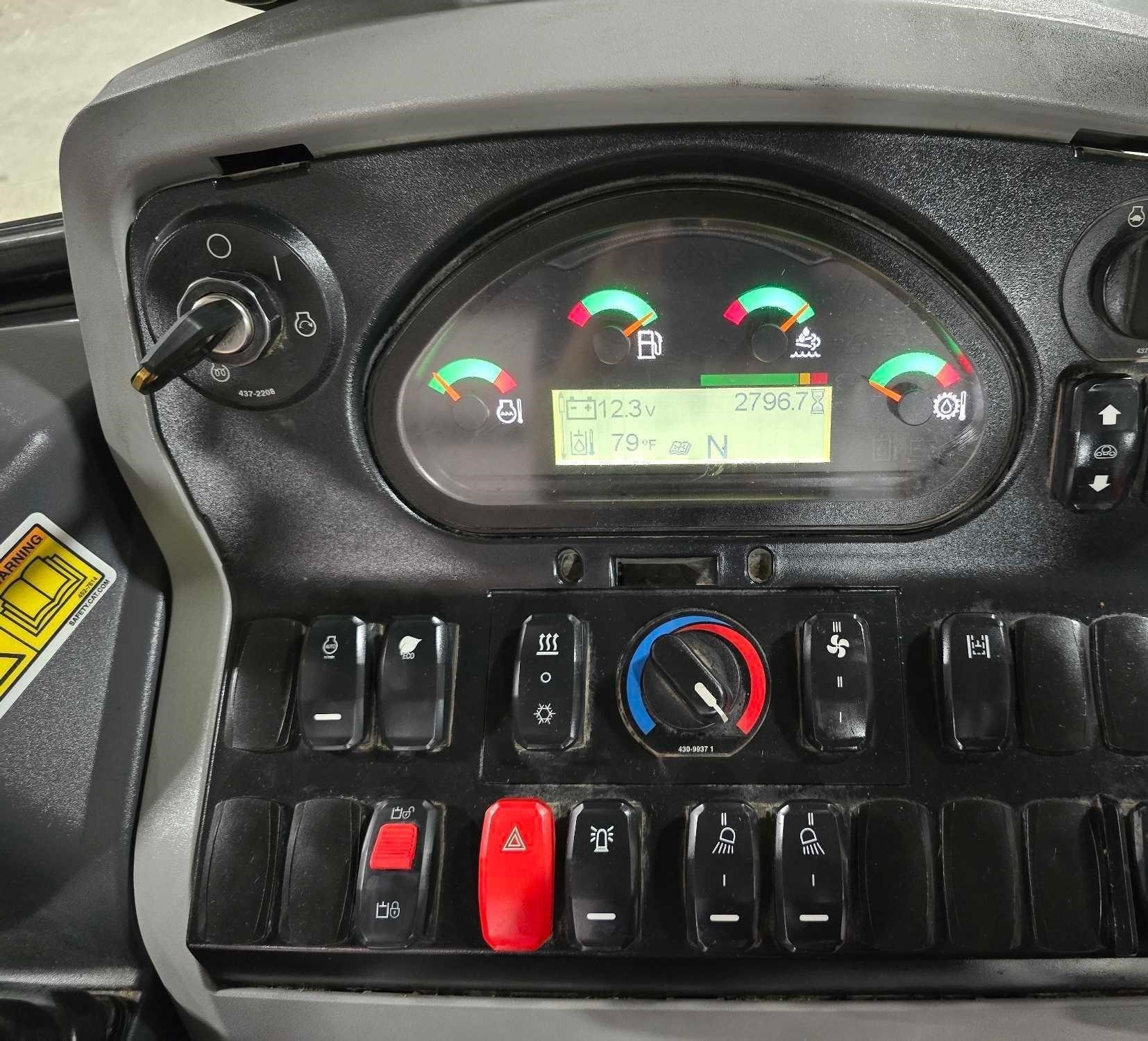 gallery 2017 Caterpillar 420F2  Backhoe