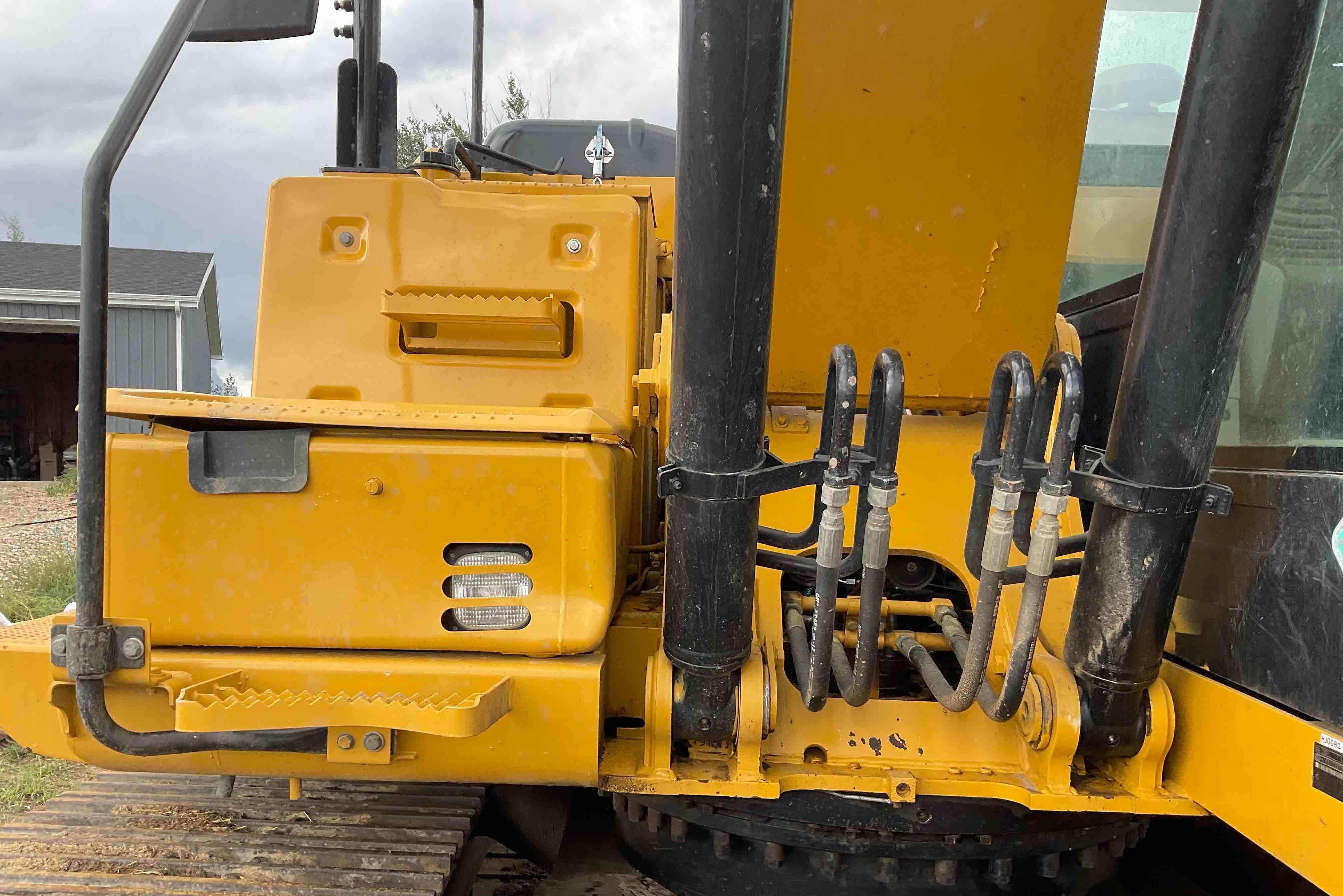 gallery 2017 Caterpillar 320FL Excavator