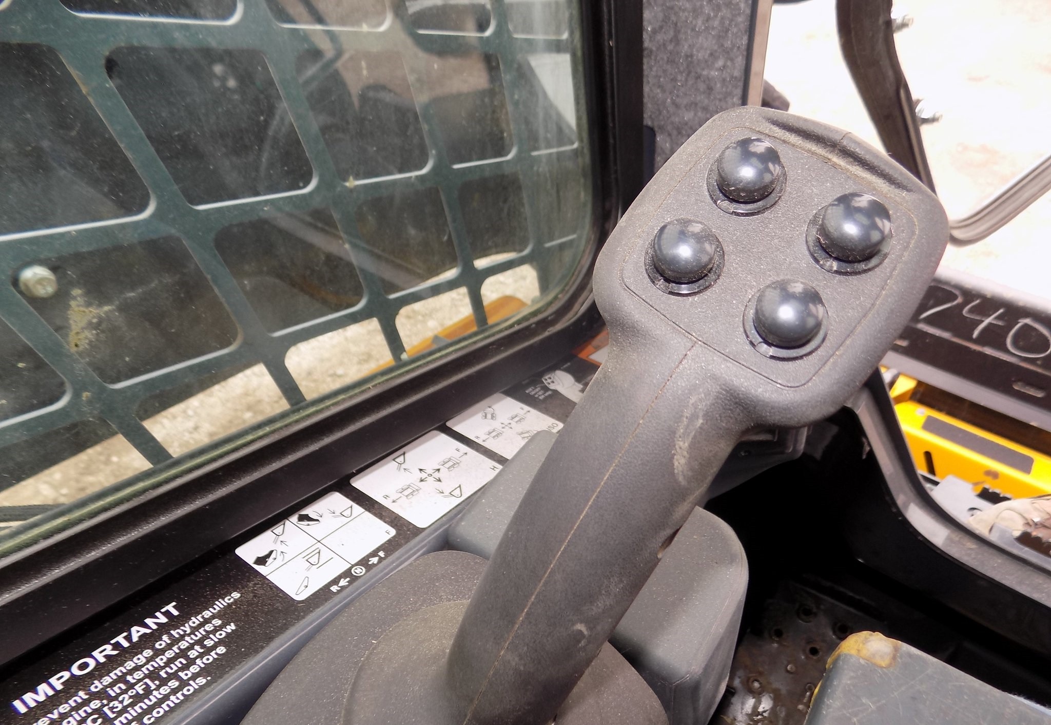 gallery 2019 John Deere 333G tracked skid steer loader1