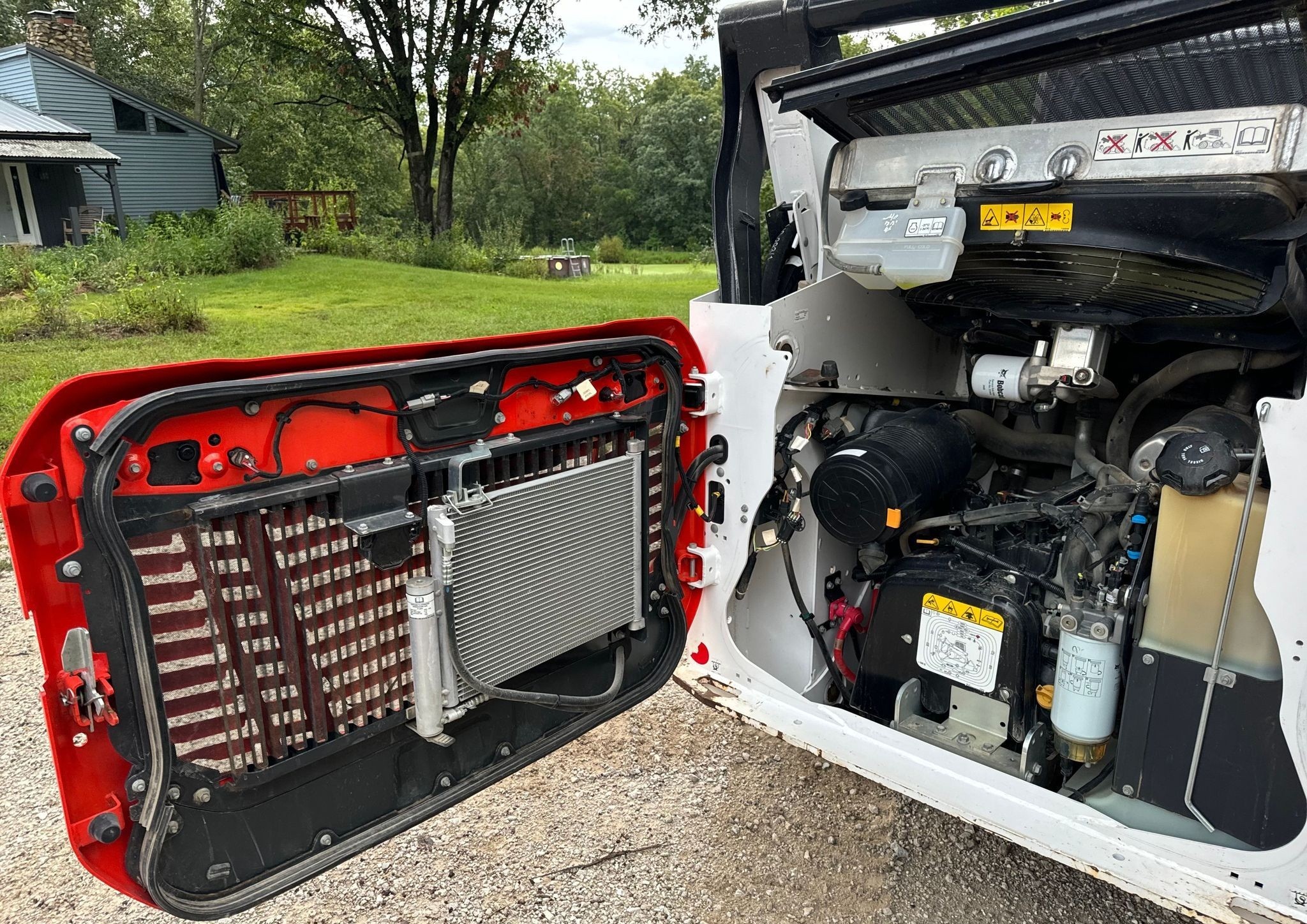 gallery 2022 Bobcat T76 R-Series tracked skid steer loader