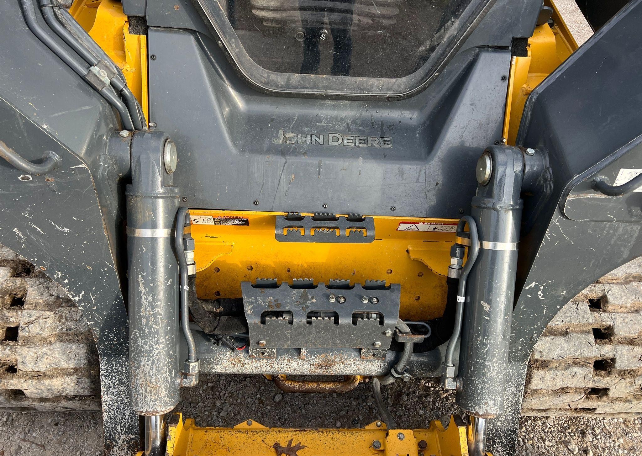 gallery 2019 John Deere 333G  tracked skid steer loader