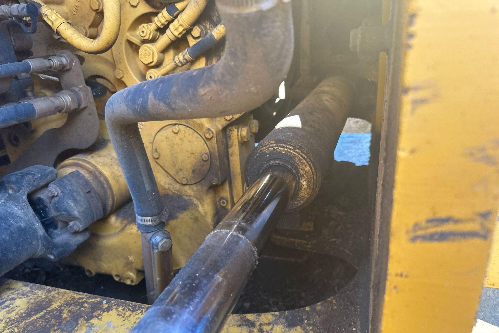 gallery 2006 John Deere 844J wheel loader