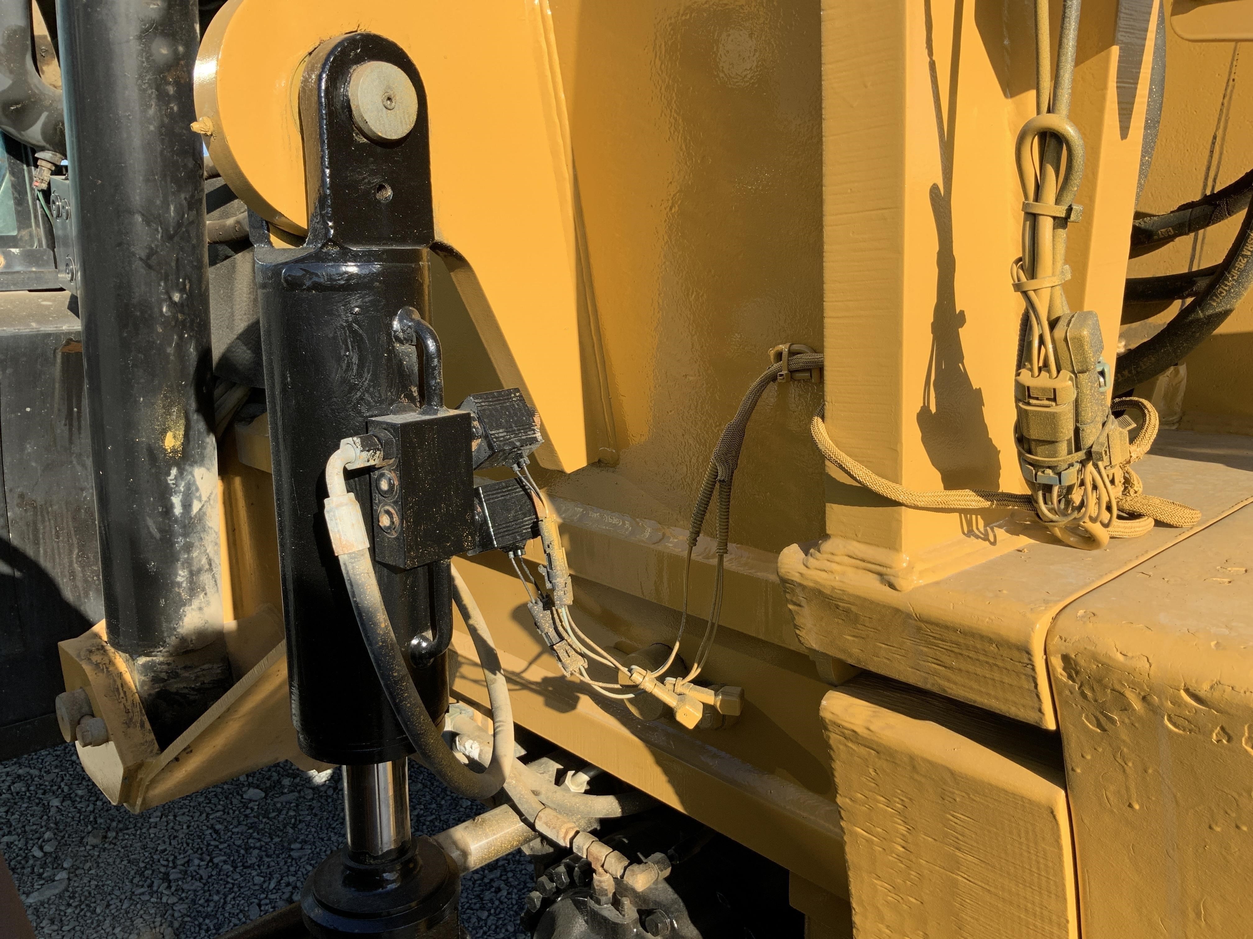 gallery 2013 Caterpillar TL1055C Telehandler