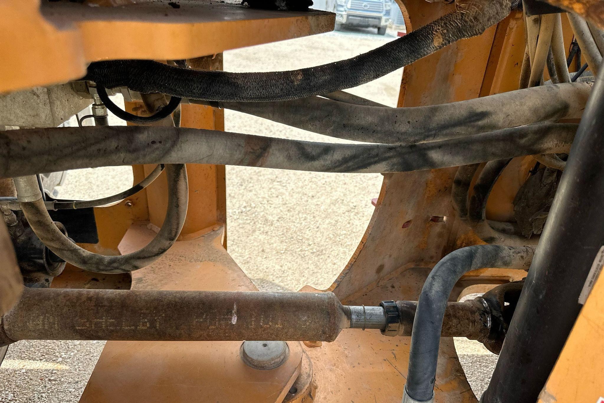 gallery 2011 Case 821F wheel loader