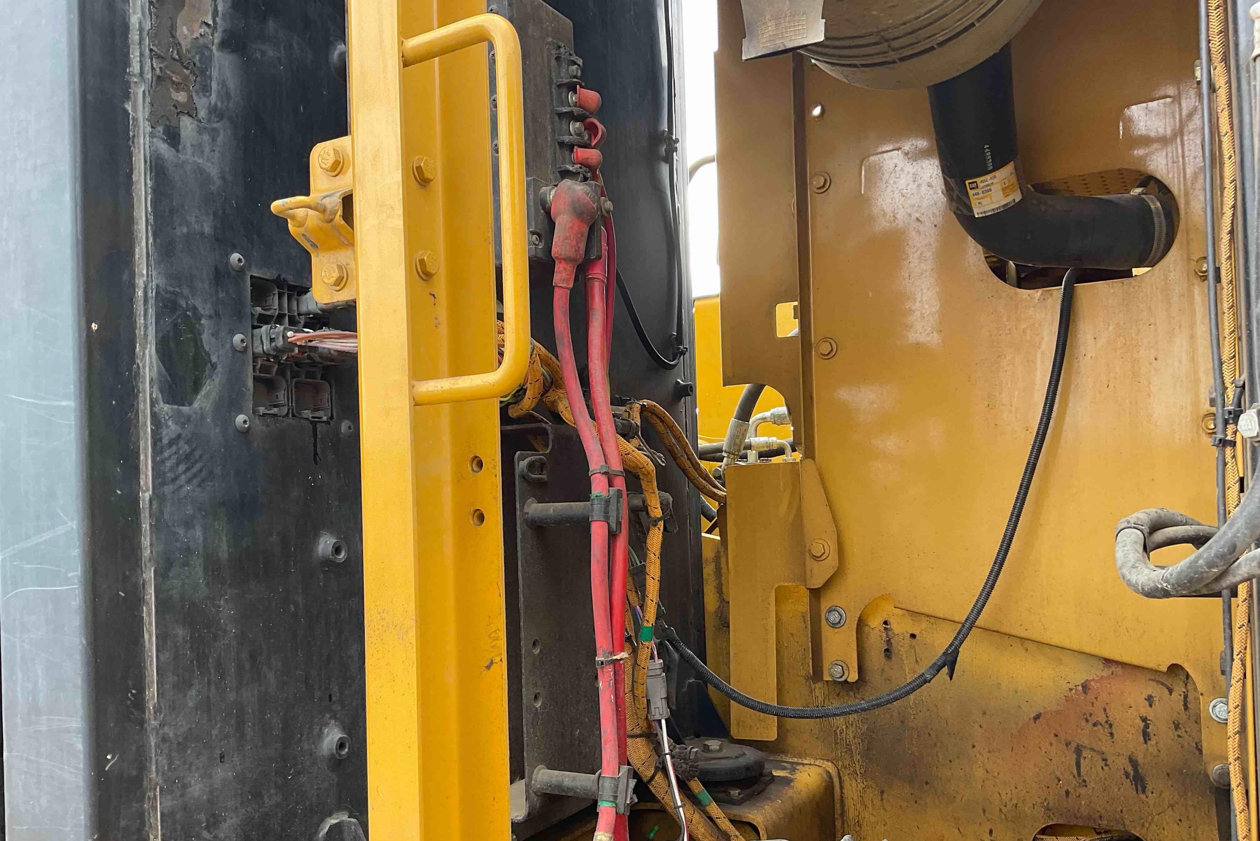 gallery 2017 Caterpillar 320FL Excavator