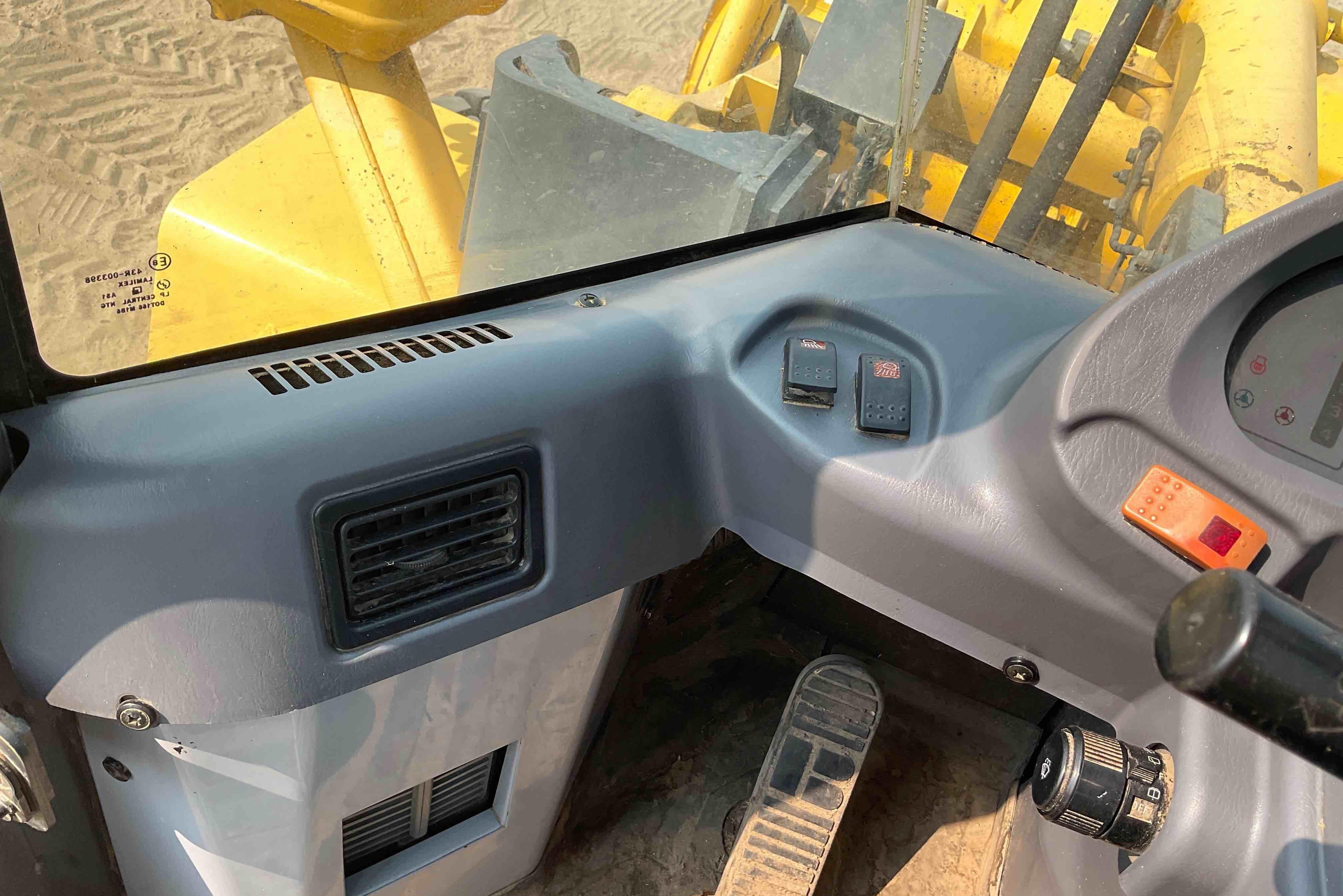 gallery 2008 Komatsu WA320-5L Wheel Loader W/Grapple
