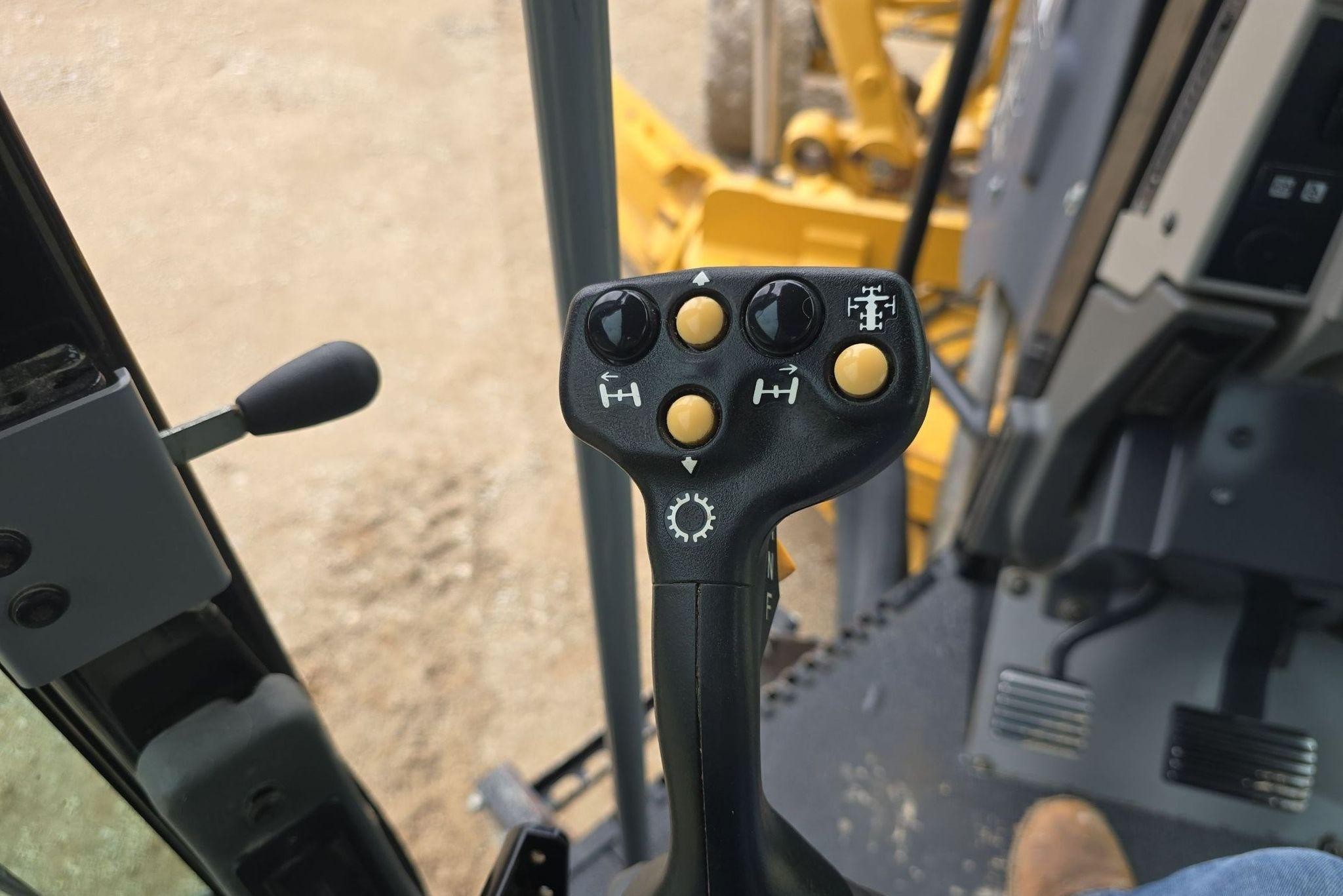 gallery 2012 Caterpillar 140M2 motor grader