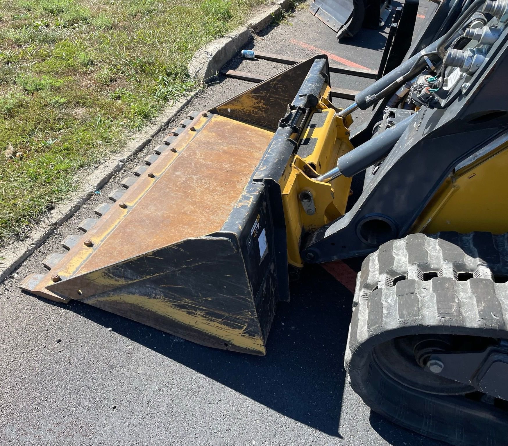gallery 2021 John Deere 325G tracked skid steer loader