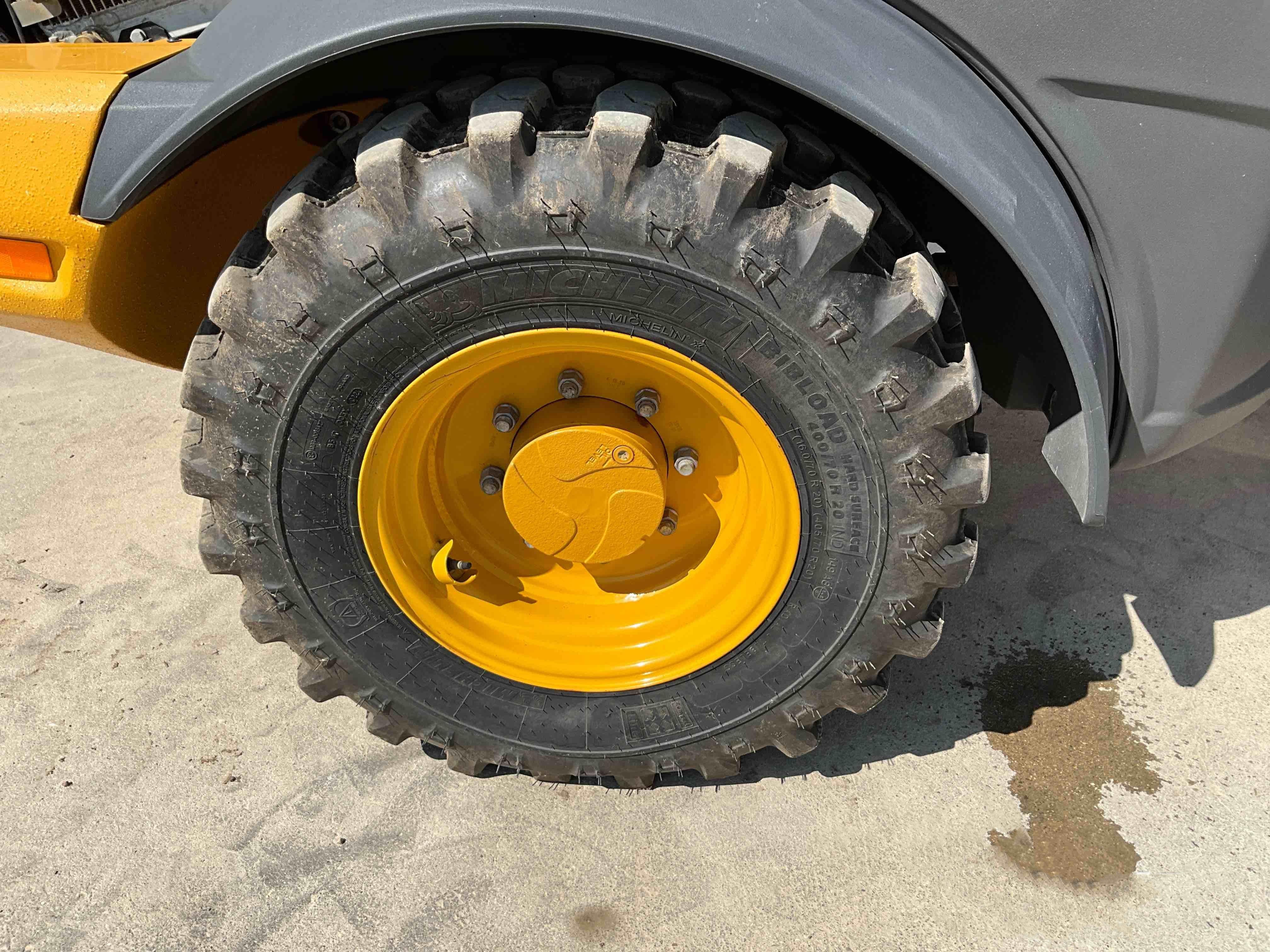 gallery 2021 John Deere 244L Wheel Loader