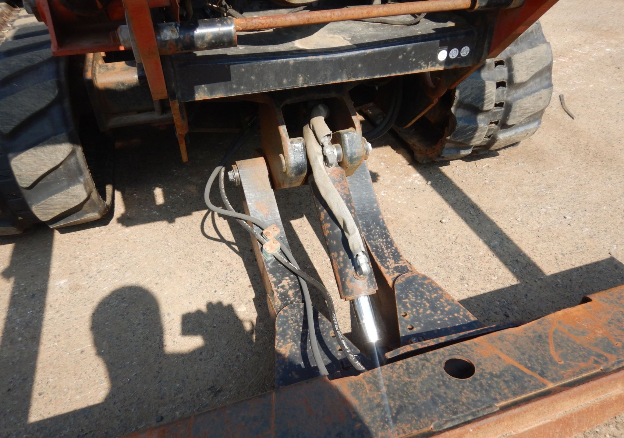 gallery 2004 Ditch Witch HT115 cable plow