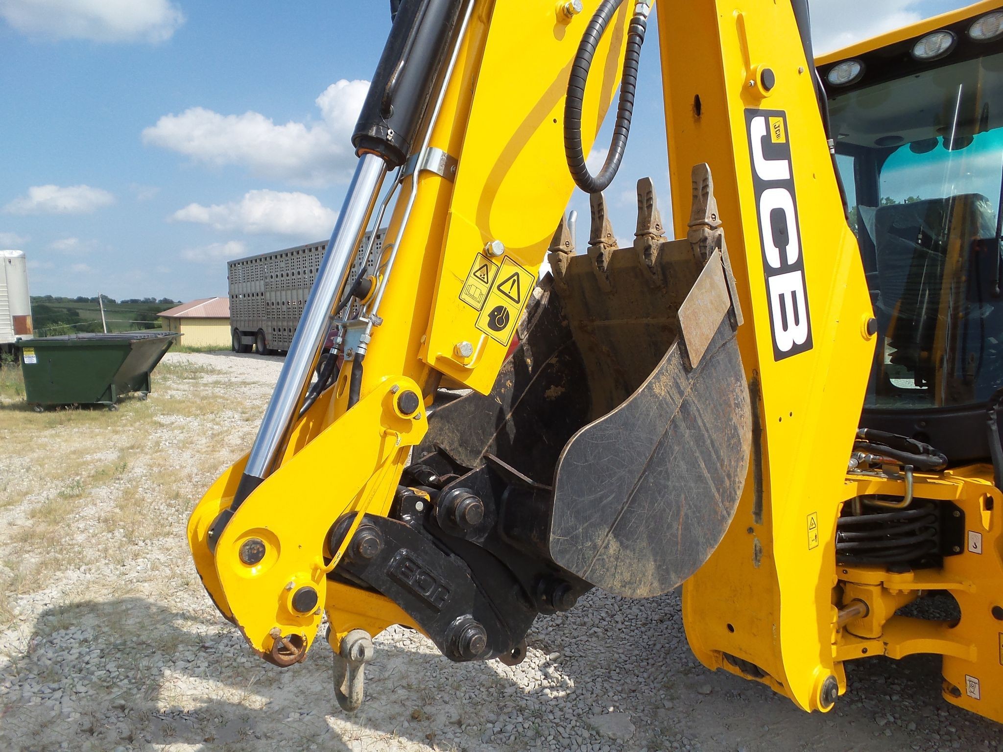 gallery 2016 JCB 3CX-15 backhoe