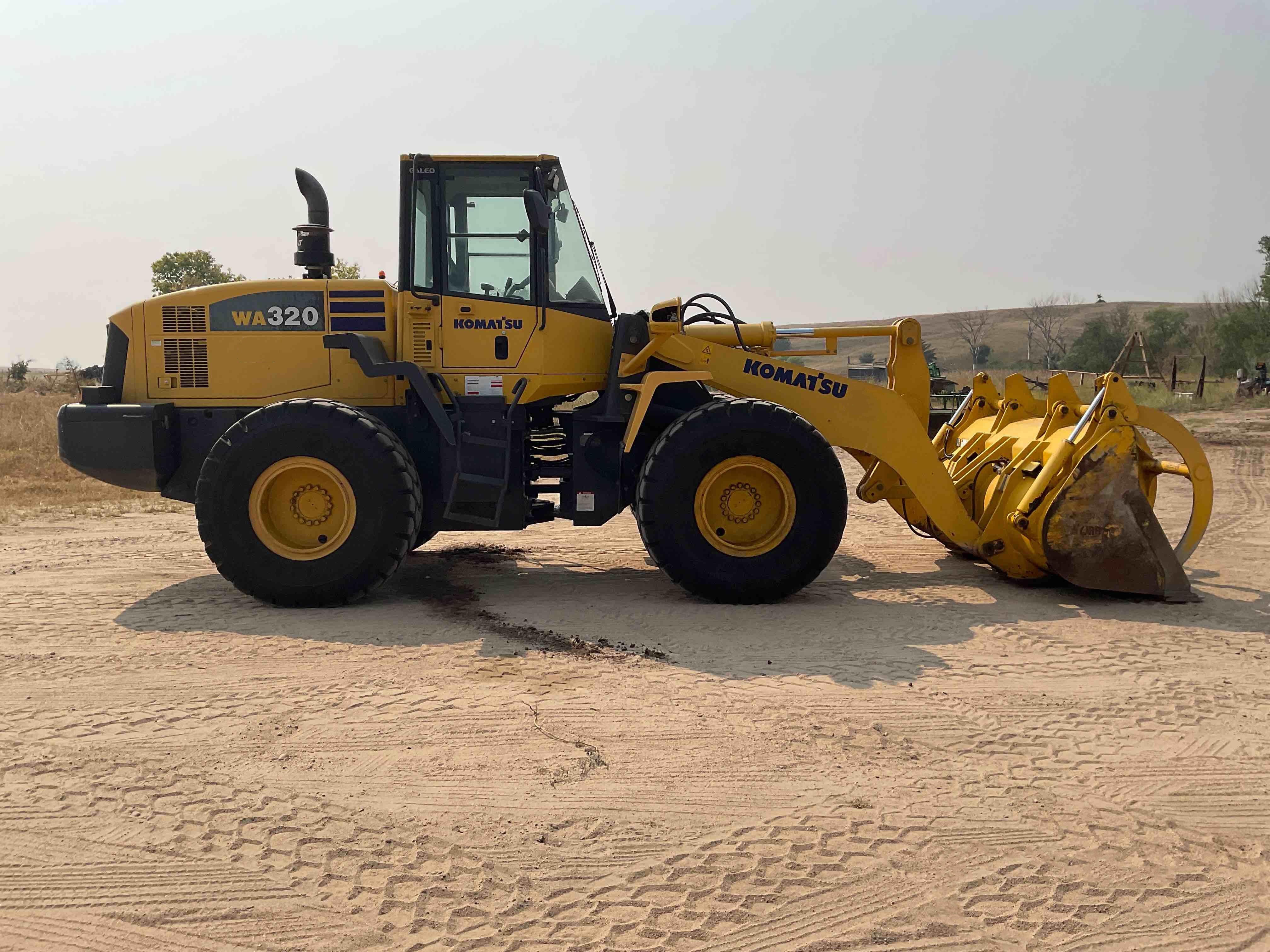 gallery 2008 Komatsu WA320-5L Wheel Loader W/Grapple
