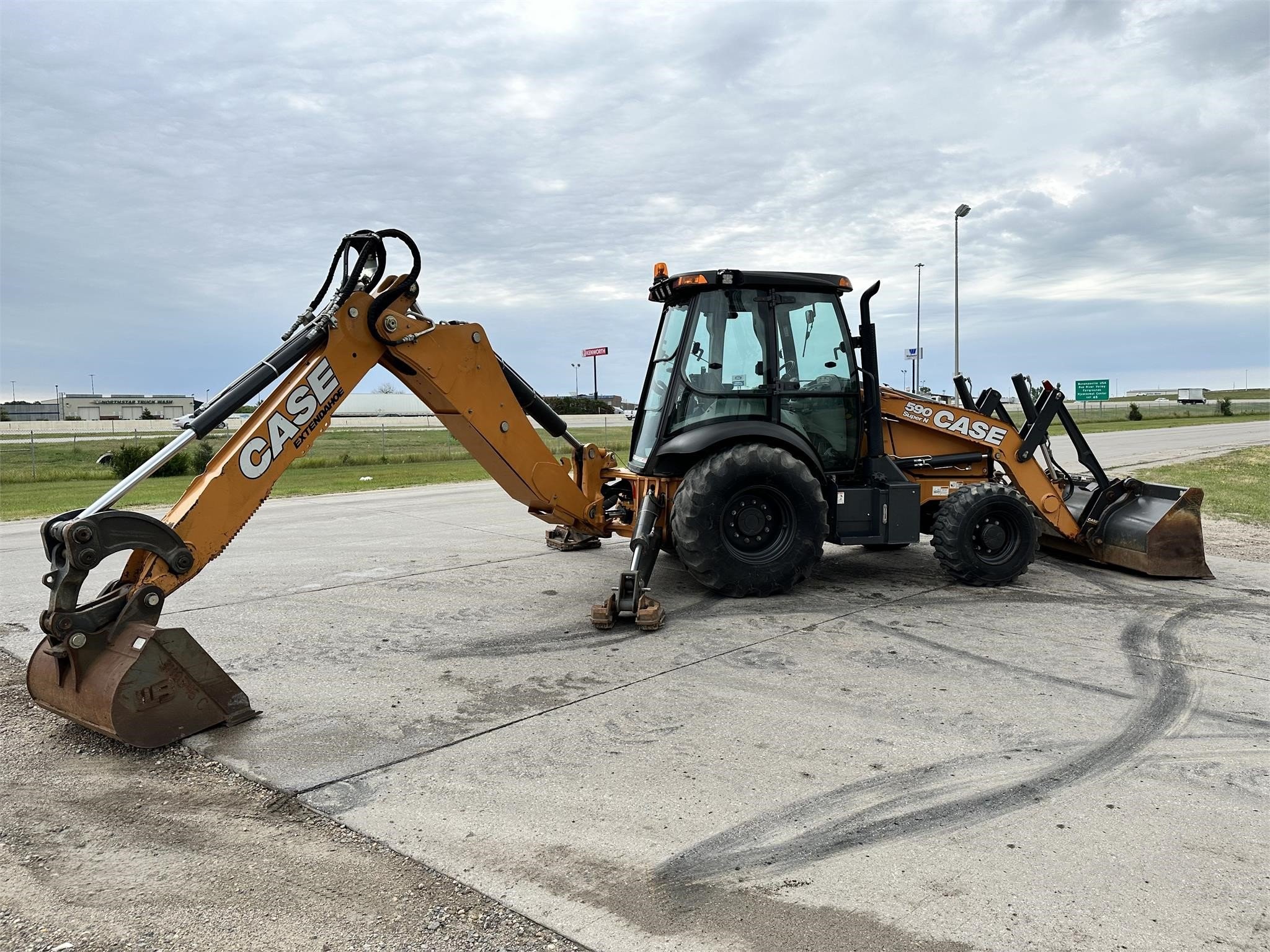 gallery 2019 Case 590SN 4x4 Backhoe Loader