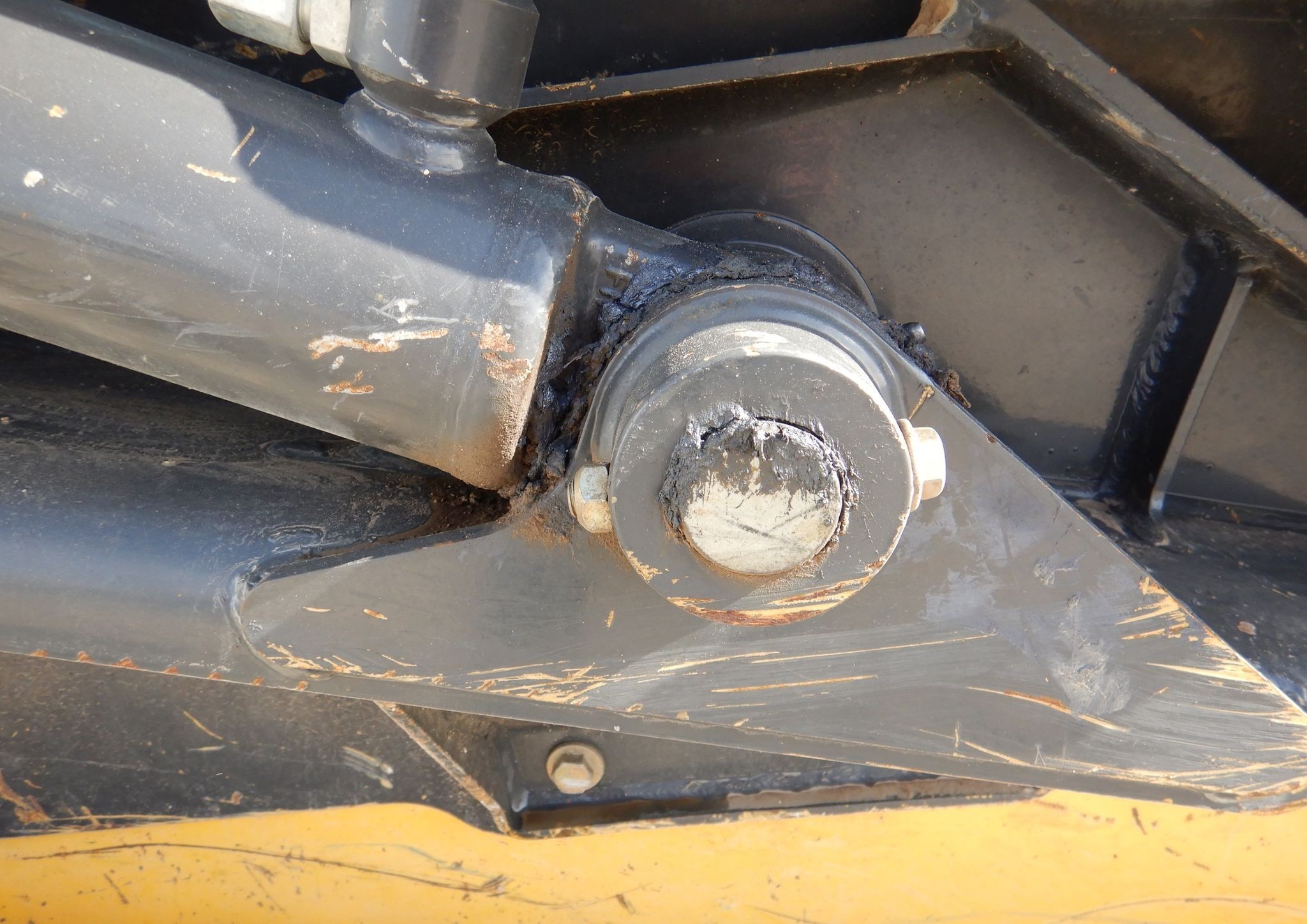 gallery New Holland C245 tracked skid steer loader