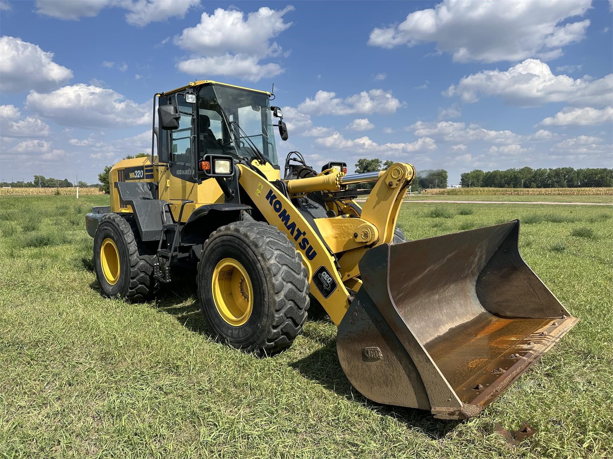 gallery 2016 KOMATSU WA320-7