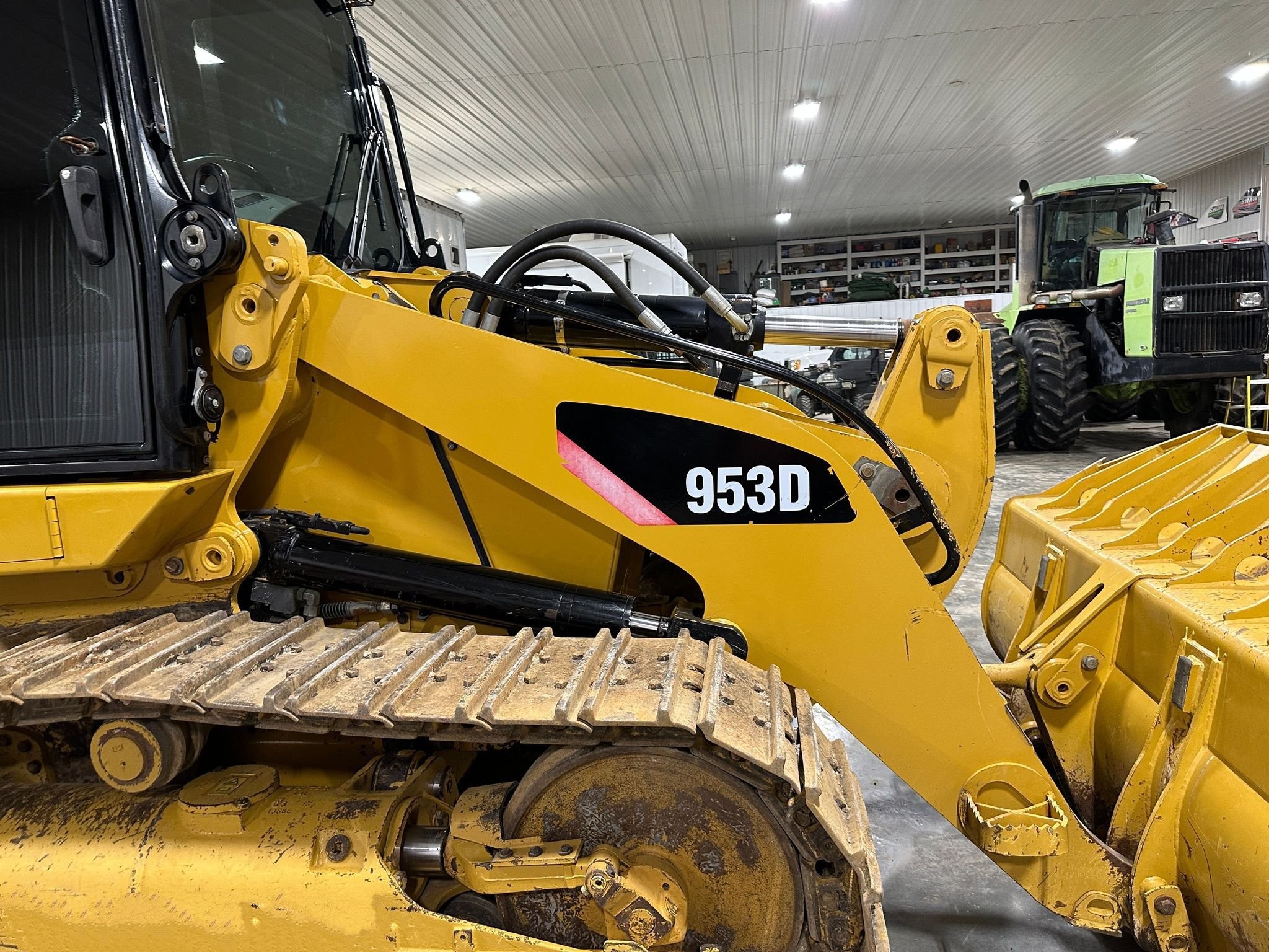gallery 2016 Caterpillar 953D track loader