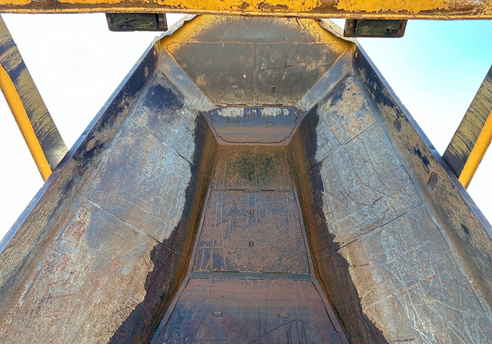 gallery 2013 Caterpillar 735B haul truck