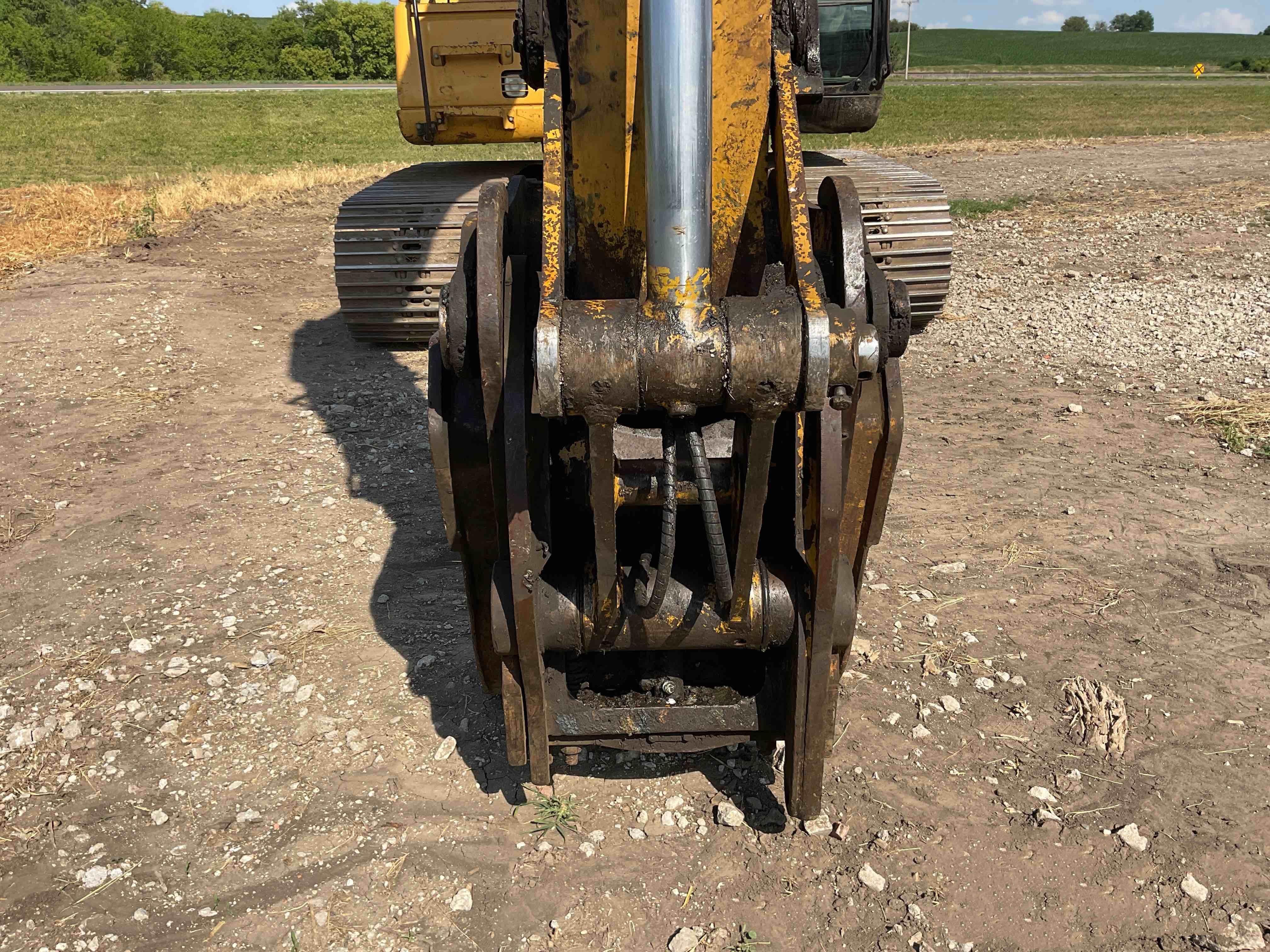 gallery 2004 Caterpillar 320CLU Excavator