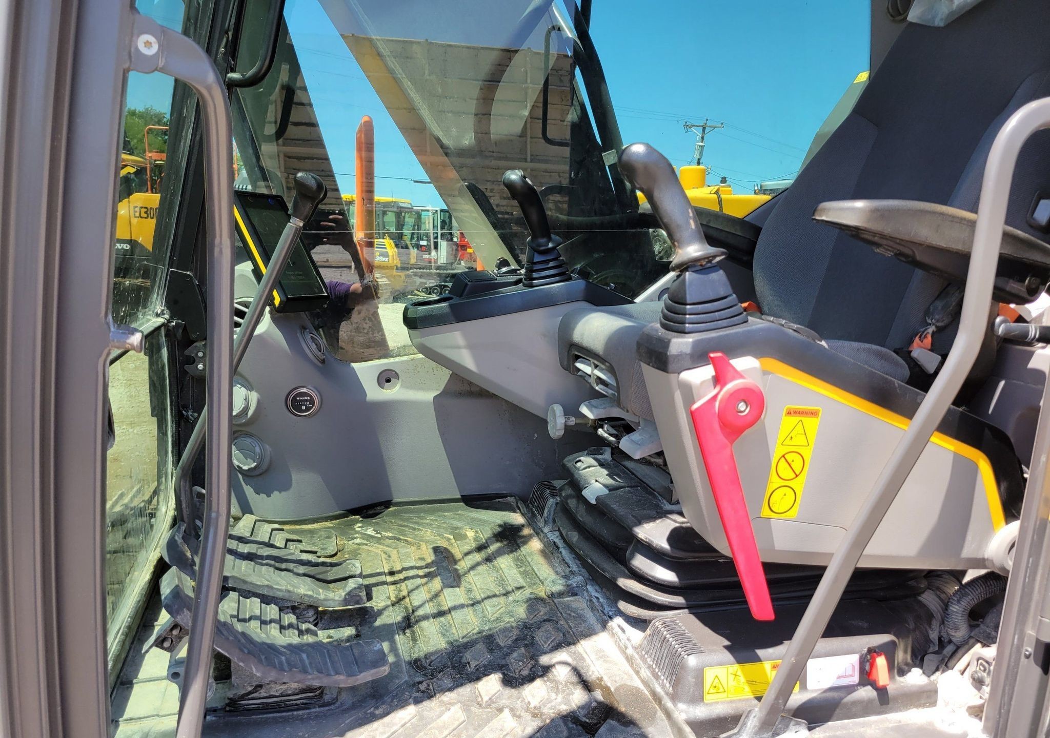gallery 2020 Volvo EC160EL excavator
