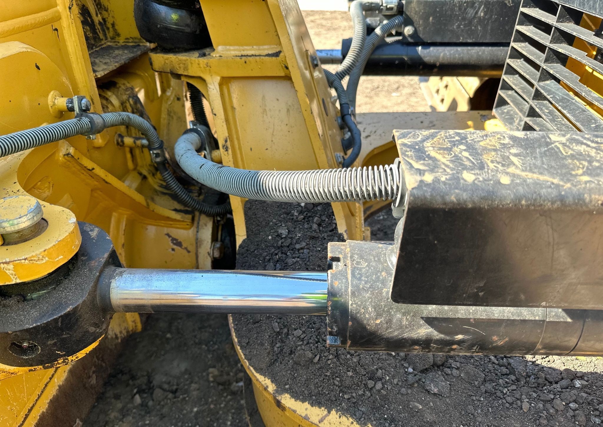 gallery 2016 Caterpillar D6K2 LGP dozer
