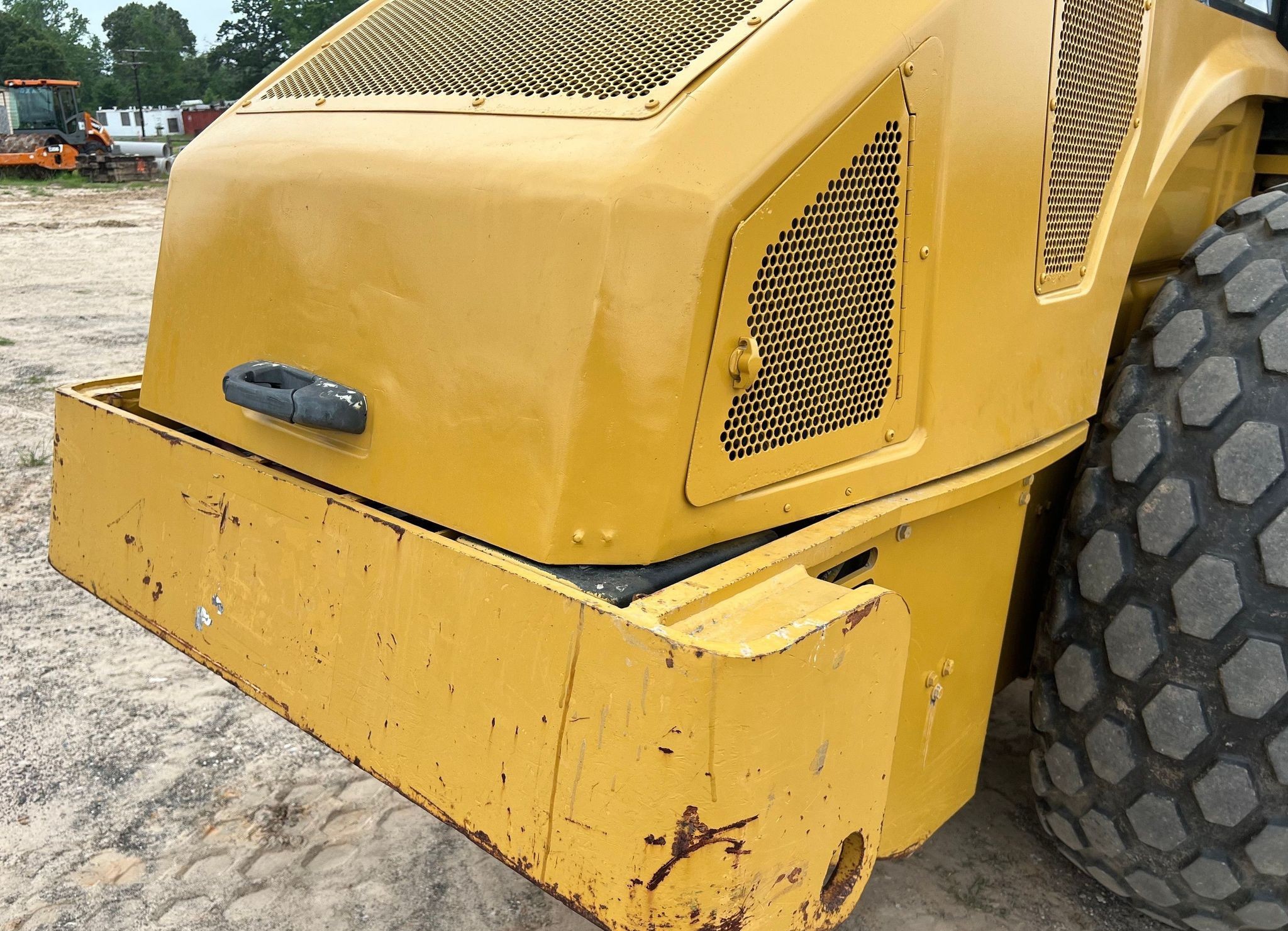 gallery 2008 Caterpillar CS56 single drum vibratory roller