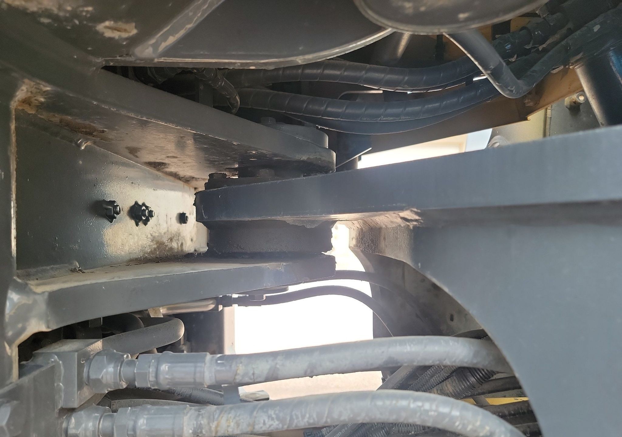 gallery 2005 Komatsu WA320 wheel loader