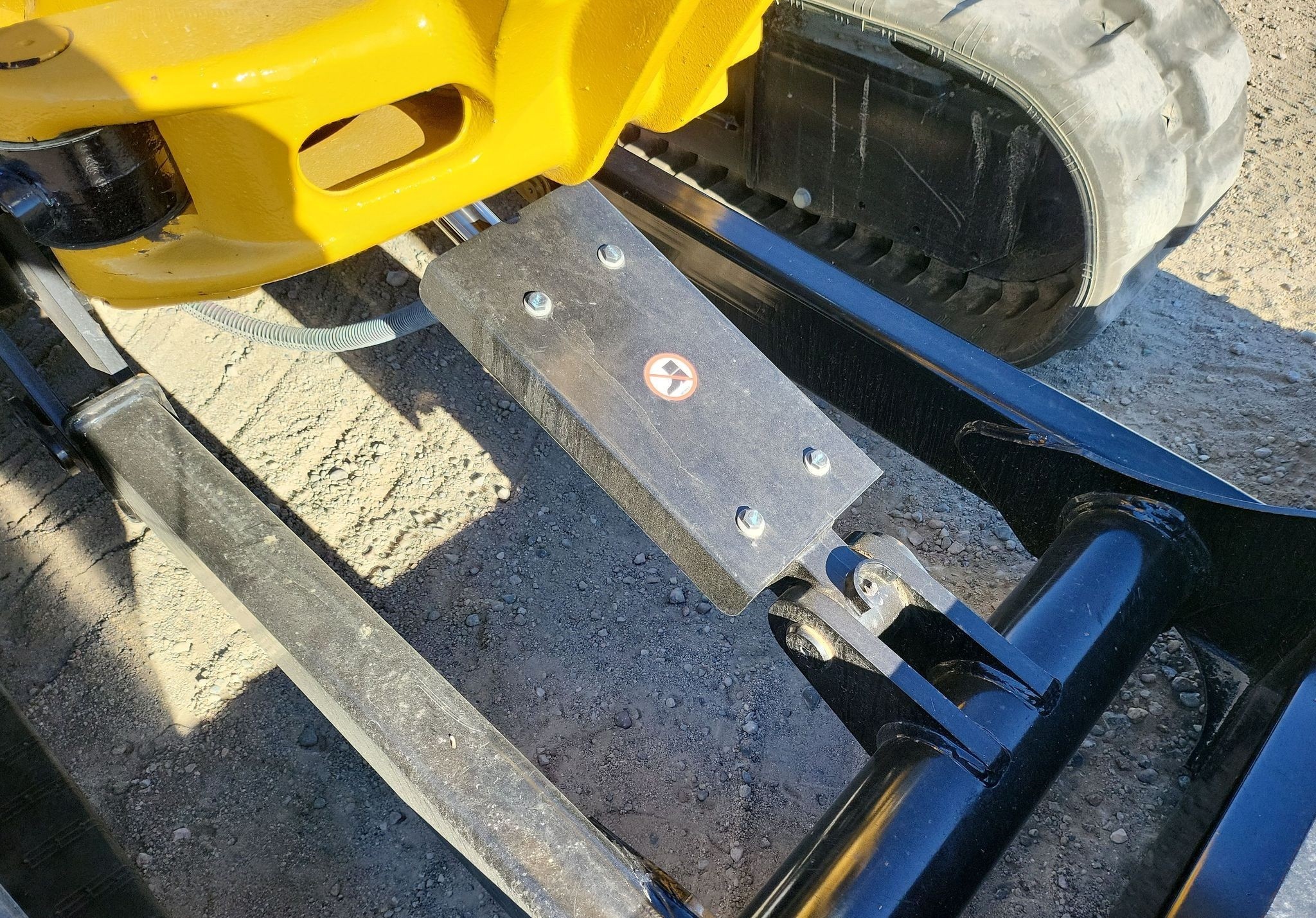 gallery 2023 Caterpillar 305CR mini excavator