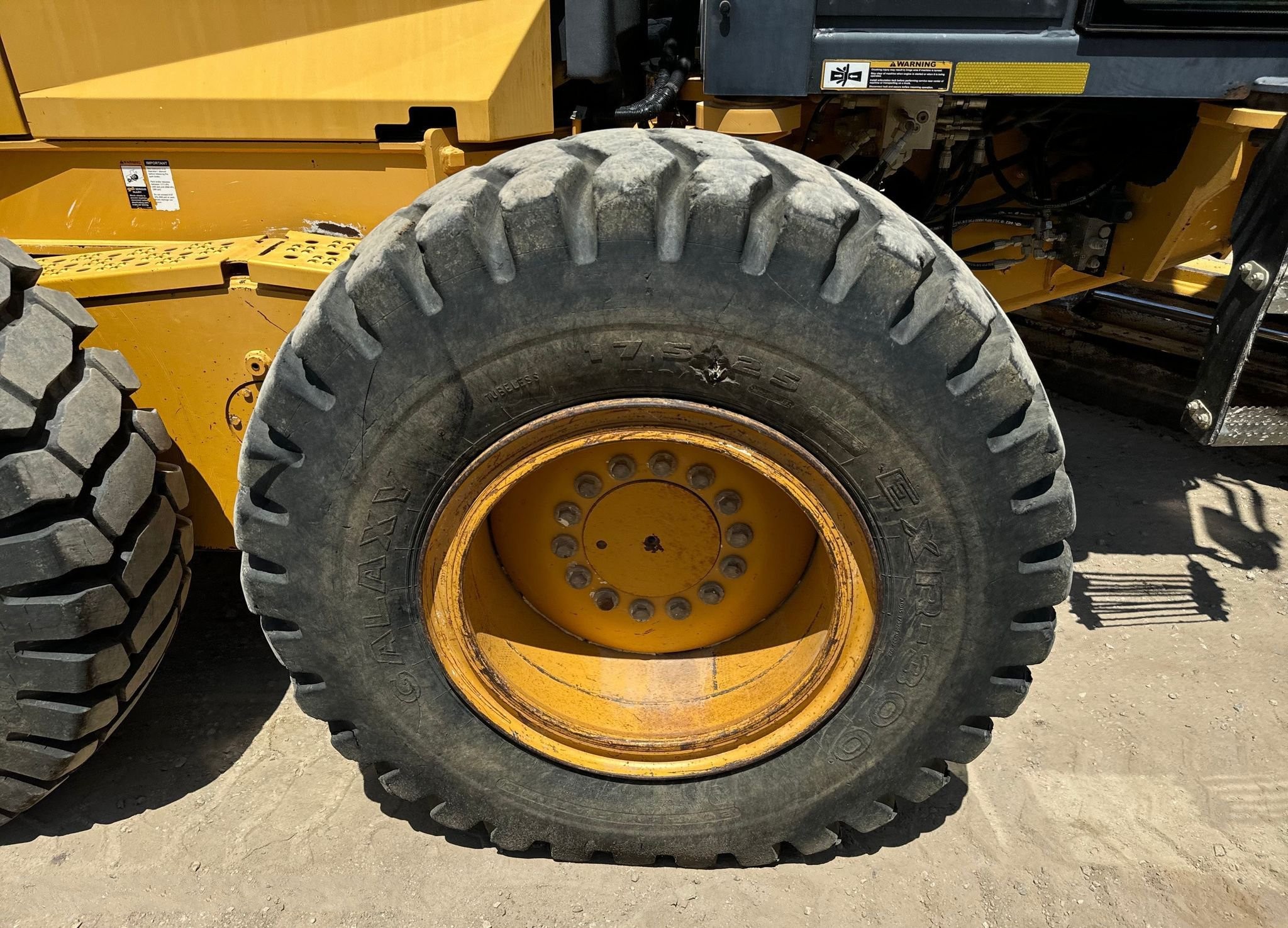 gallery 2011 John Deere 772G motor grader