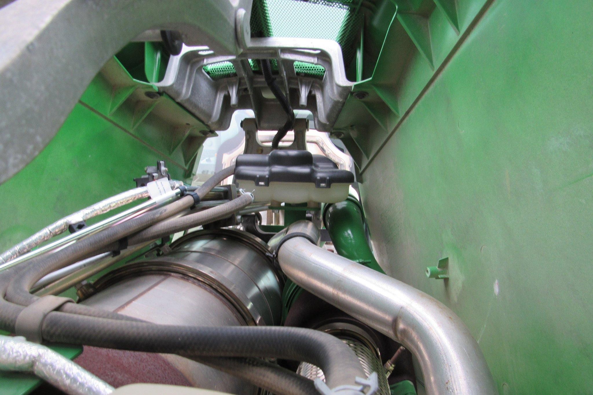gallery 2014 John Deere R4038 self-propelled sprayer