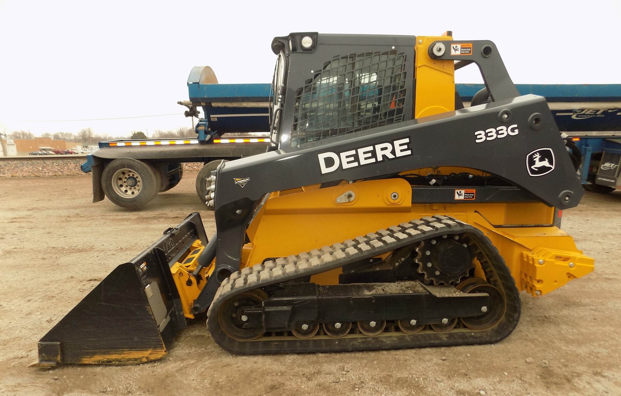 gallery 2019 John Deere 333G tracked skid steer loader1